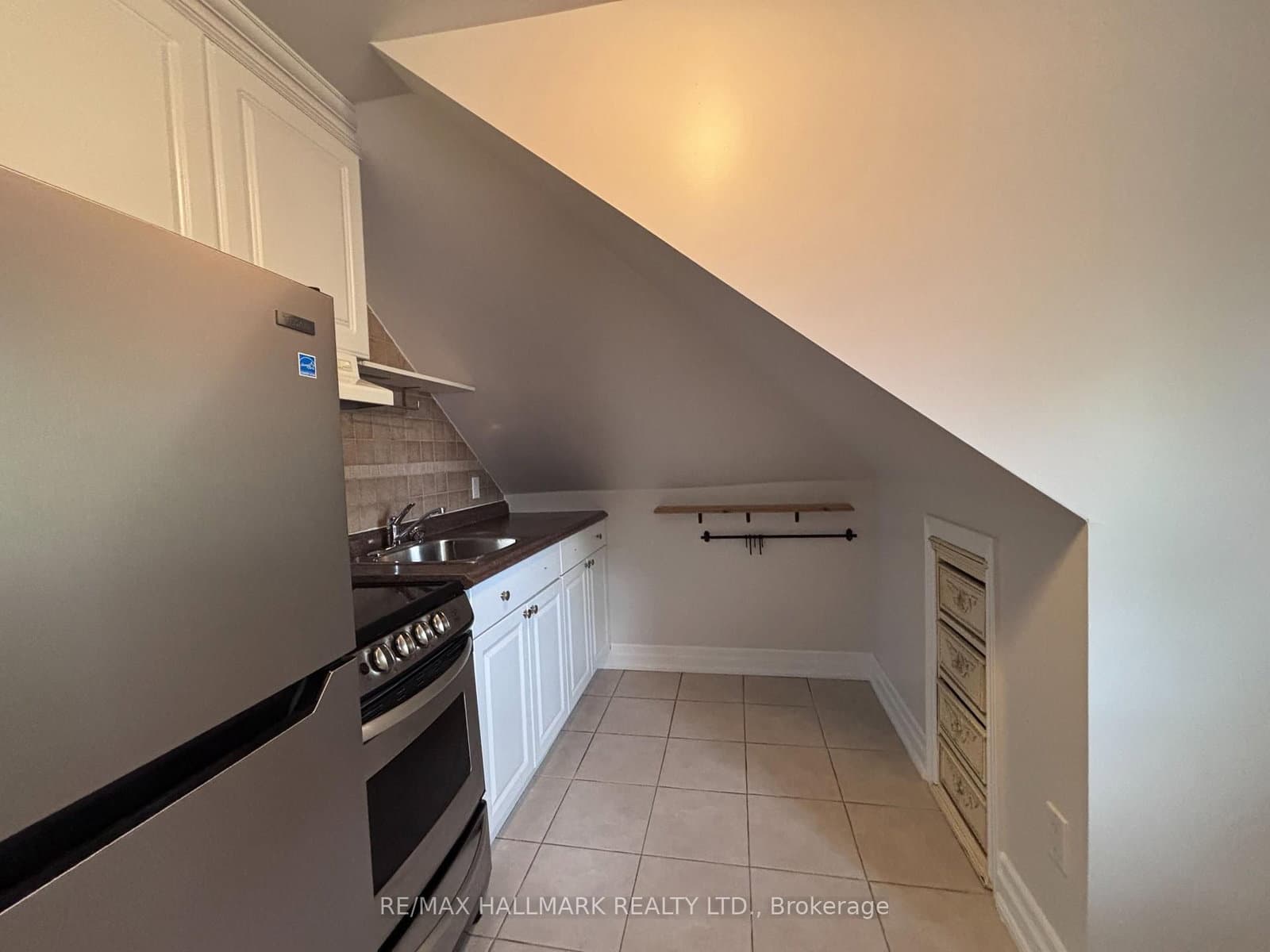 27 Delaware Avenue, Unit Loft thumbnail 8