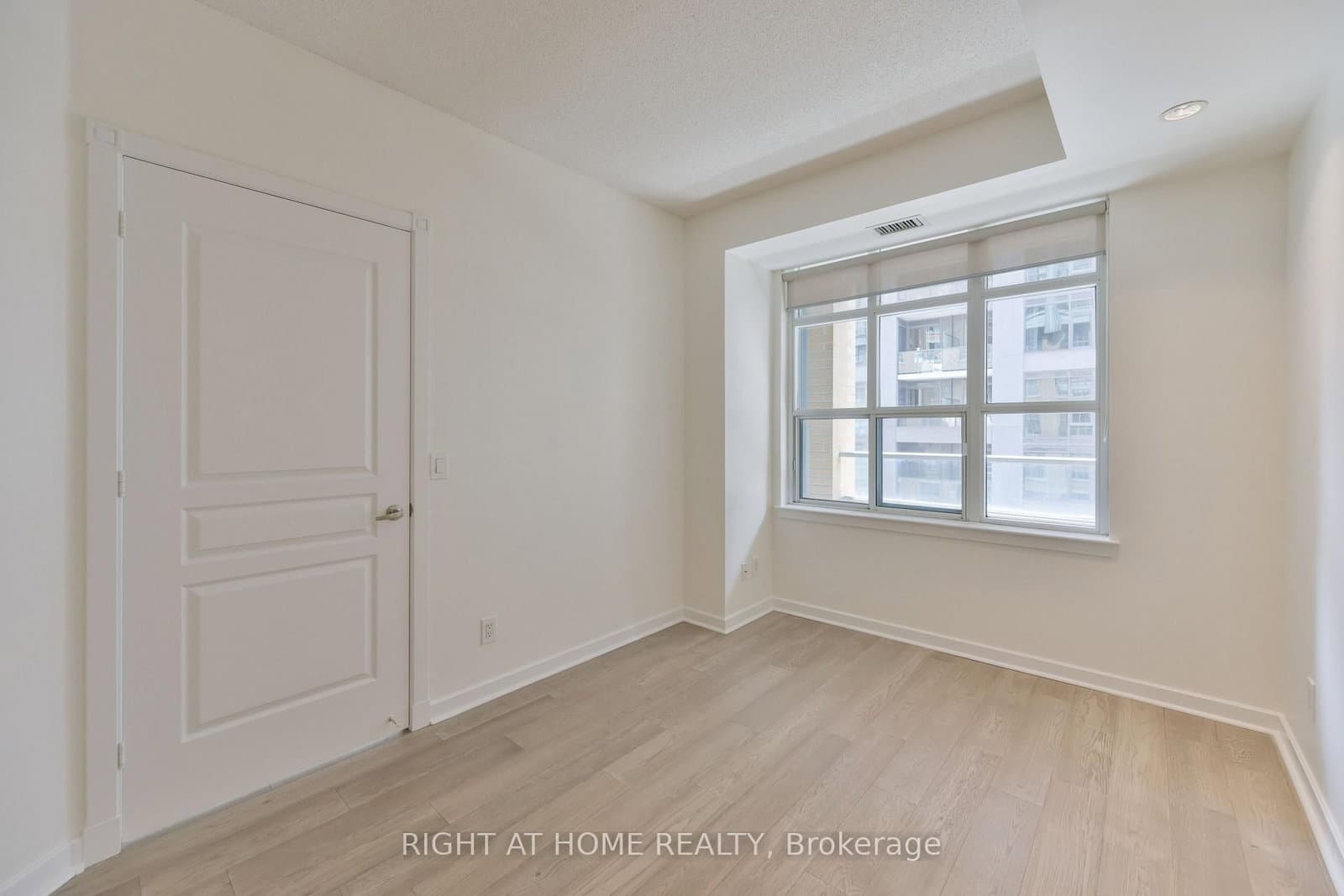 438 Richmond Street W, Unit 621 thumbnail 10