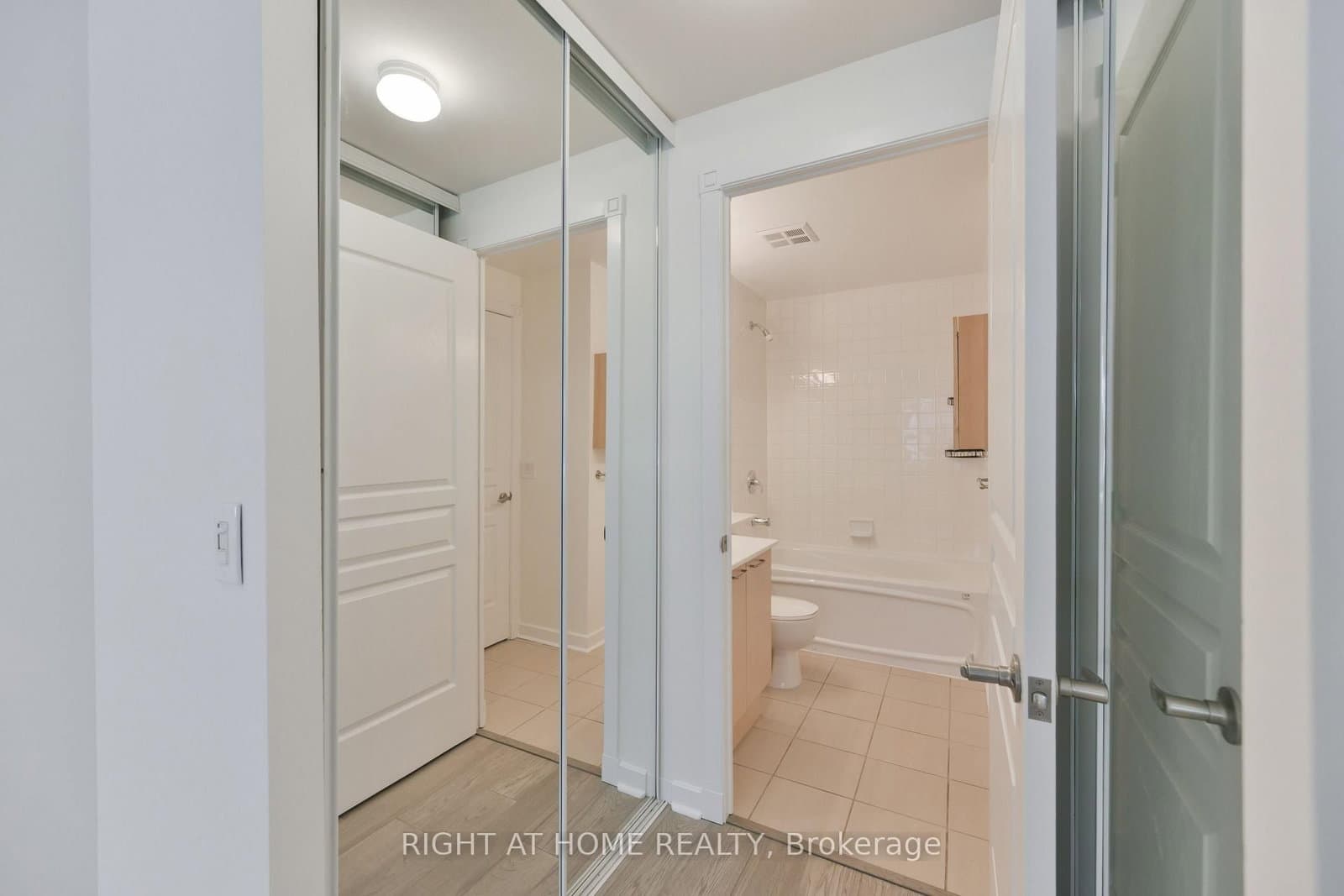 438 Richmond Street W, Unit 621 thumbnail 11