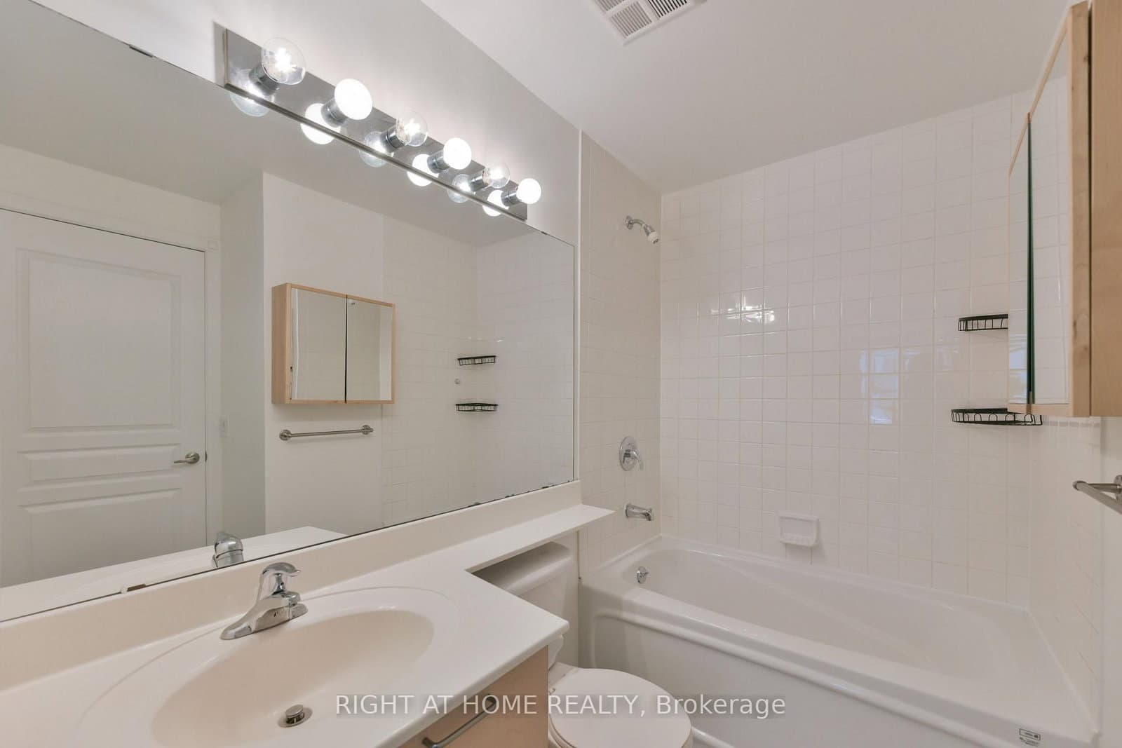 438 Richmond Street W, Unit 621 thumbnail 12