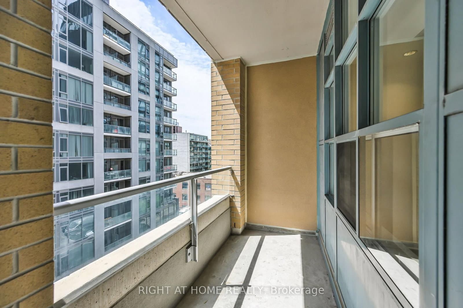 438 Richmond Street W, Unit 621 thumbnail 13
