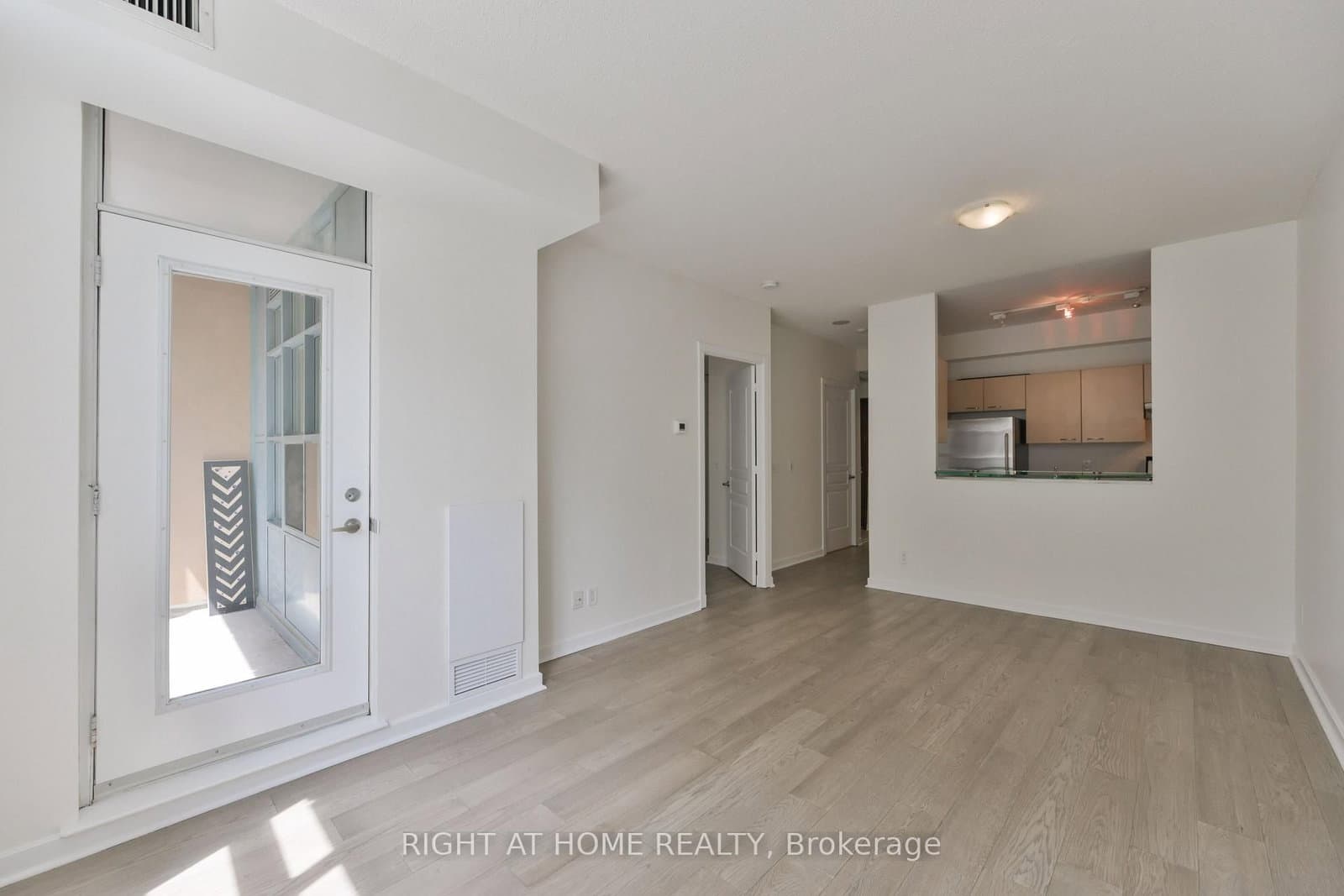438 Richmond Street W, Unit 621 thumbnail 5