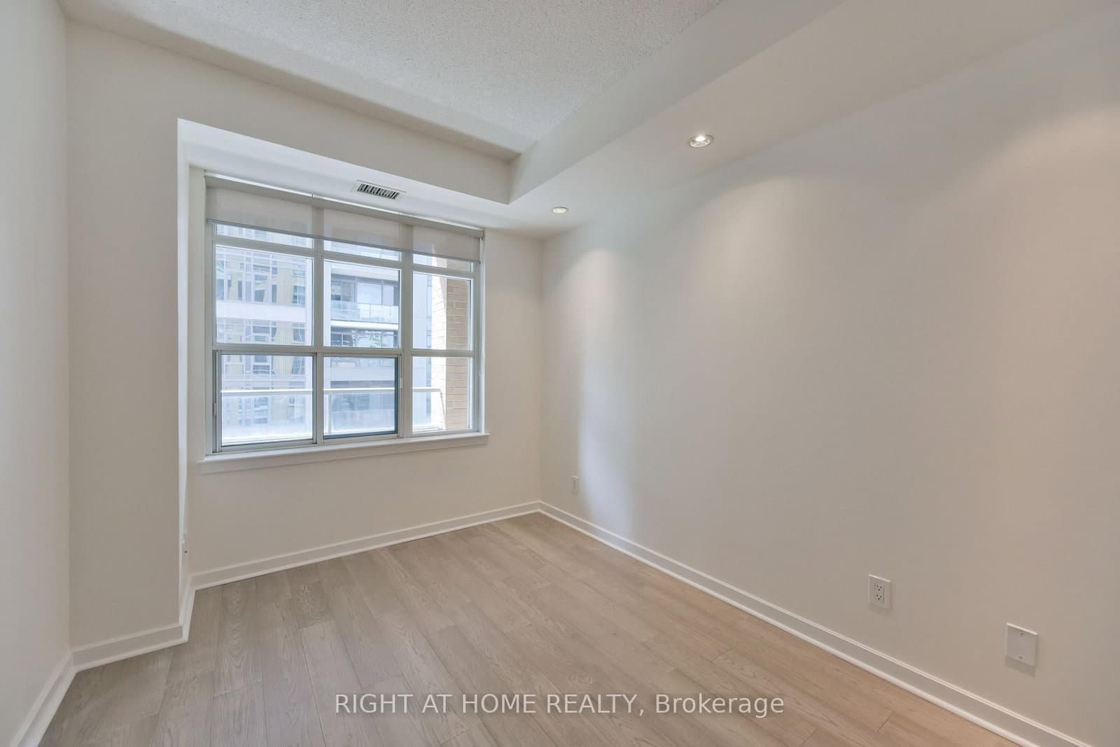 438 Richmond Street W, Unit 621 thumbnail 8