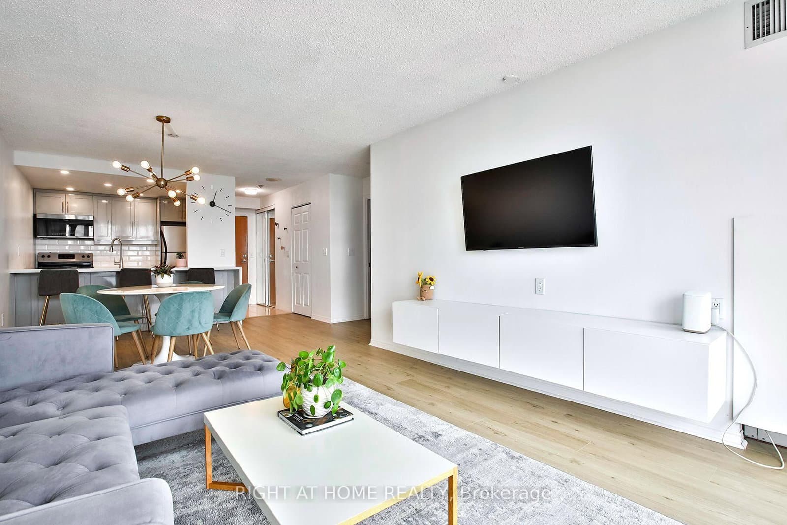 7 Concorde Place, Unit 2212 thumbnail 11