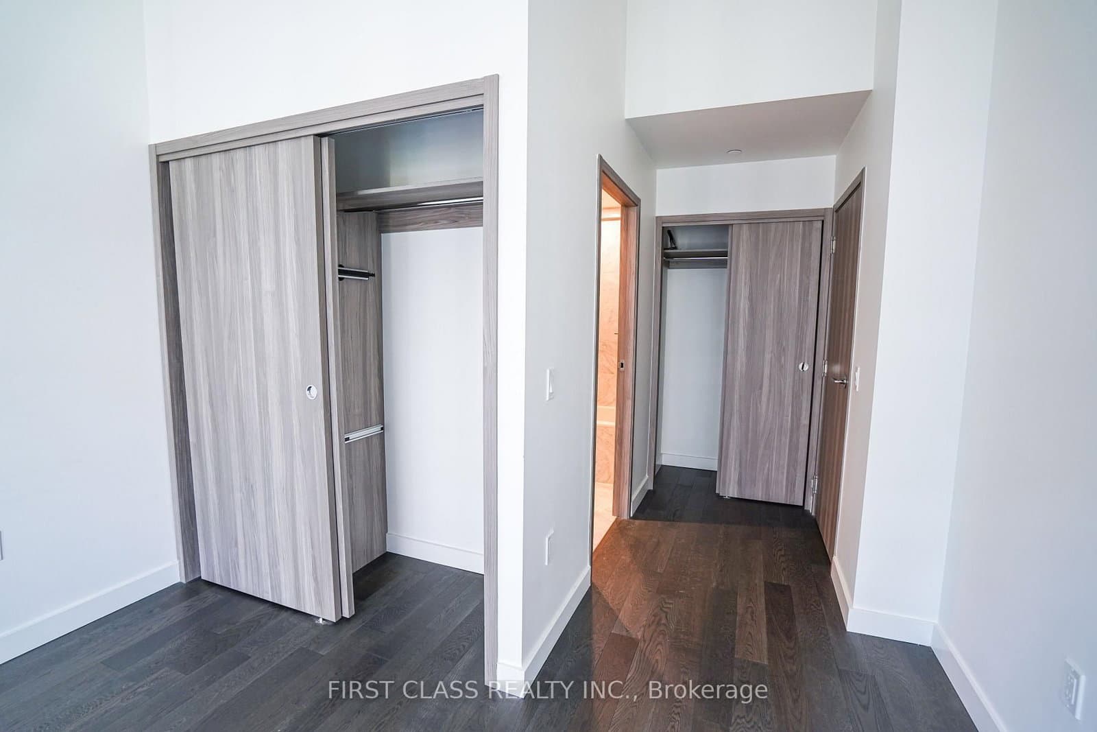 95 Mcmahon Drive, Unit TH103 thumbnail 16