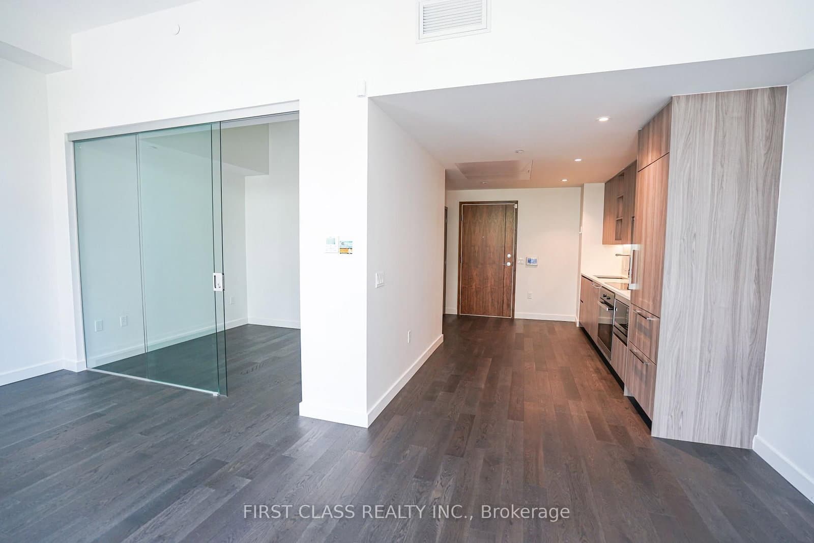 95 Mcmahon Drive, Unit TH103 thumbnail 4