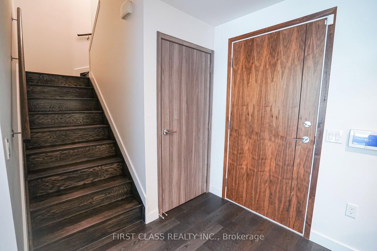 95 Mcmahon Drive, Unit TH103 thumbnail 8