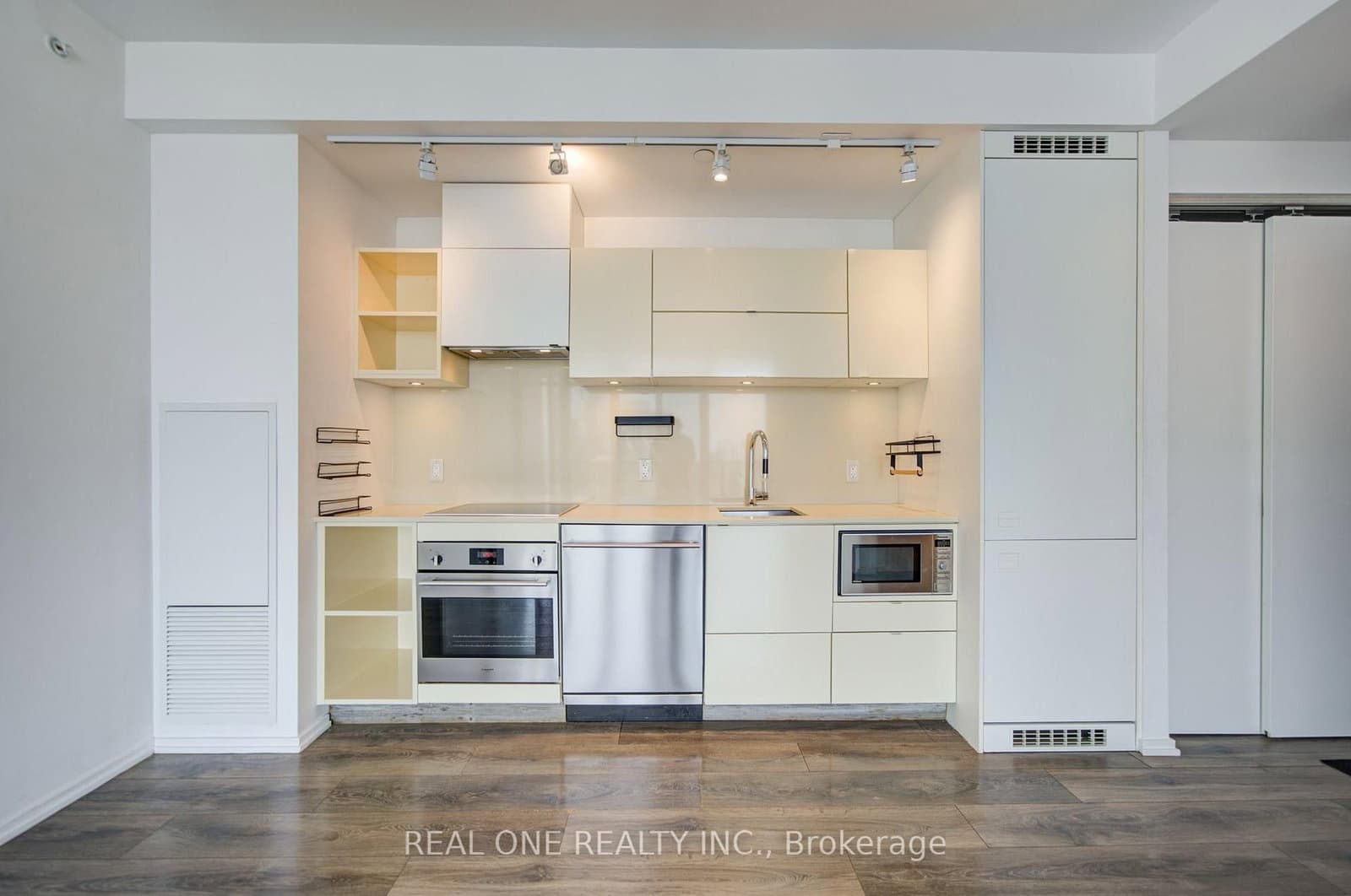 125 Peter Street, Unit 3409 thumbnail 10