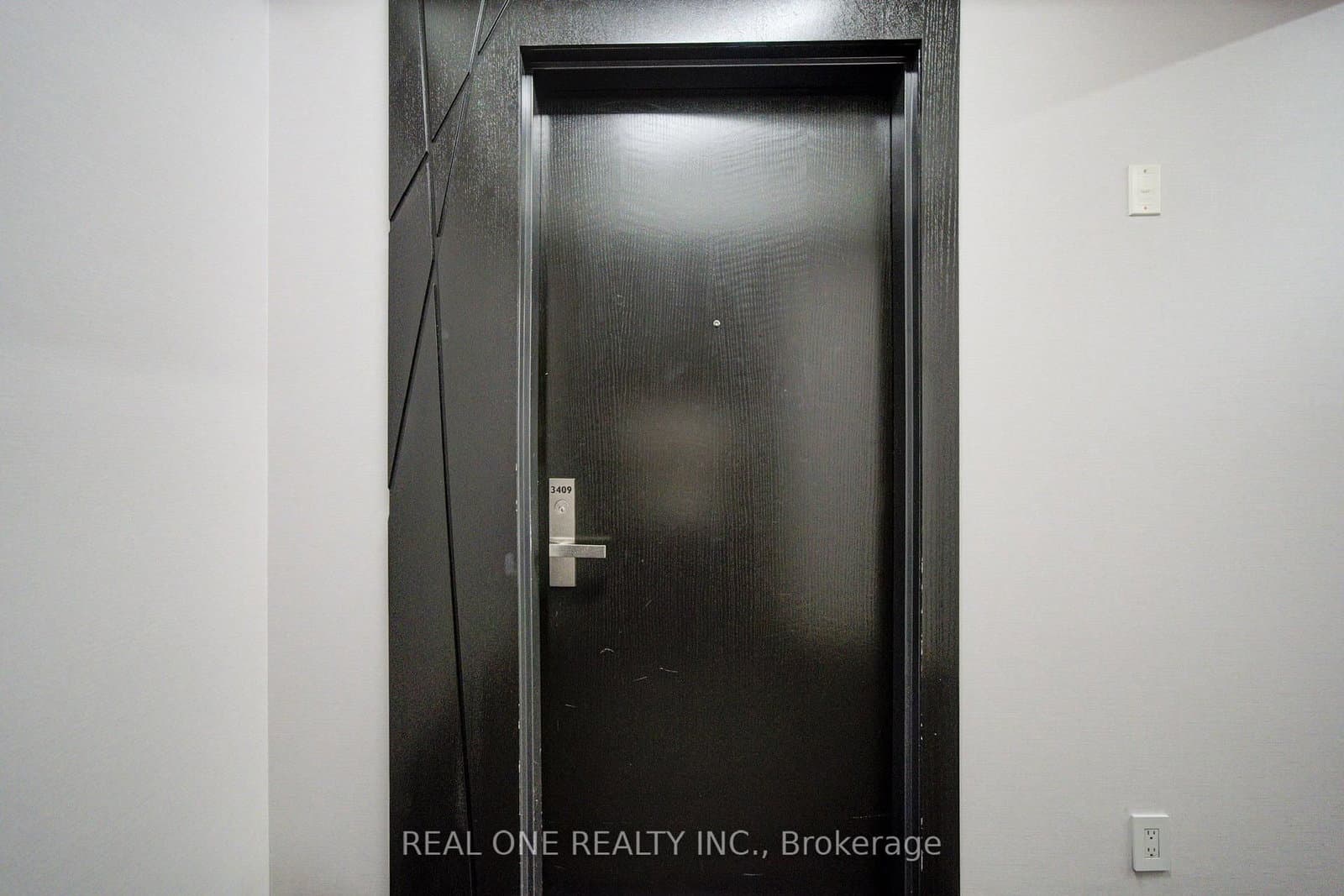 125 Peter Street, Unit 3409 thumbnail 3