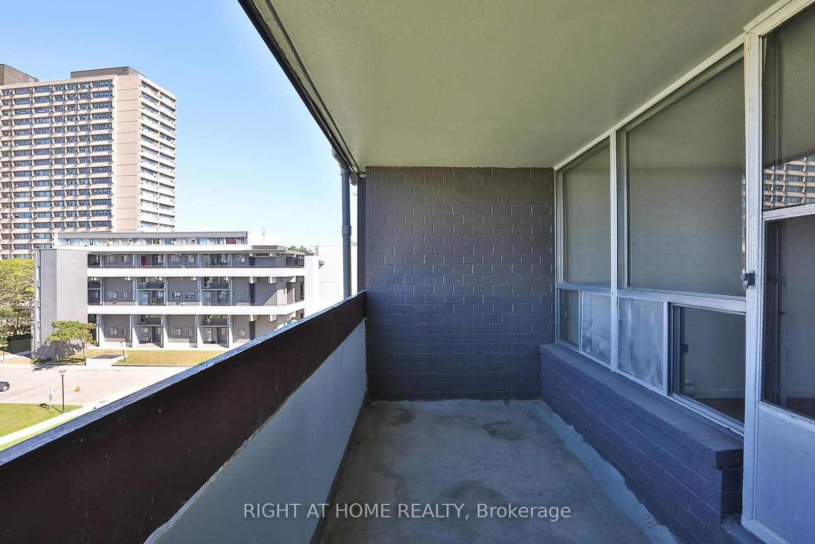 35 Sunny Glenway, Unit 302 thumbnail 12