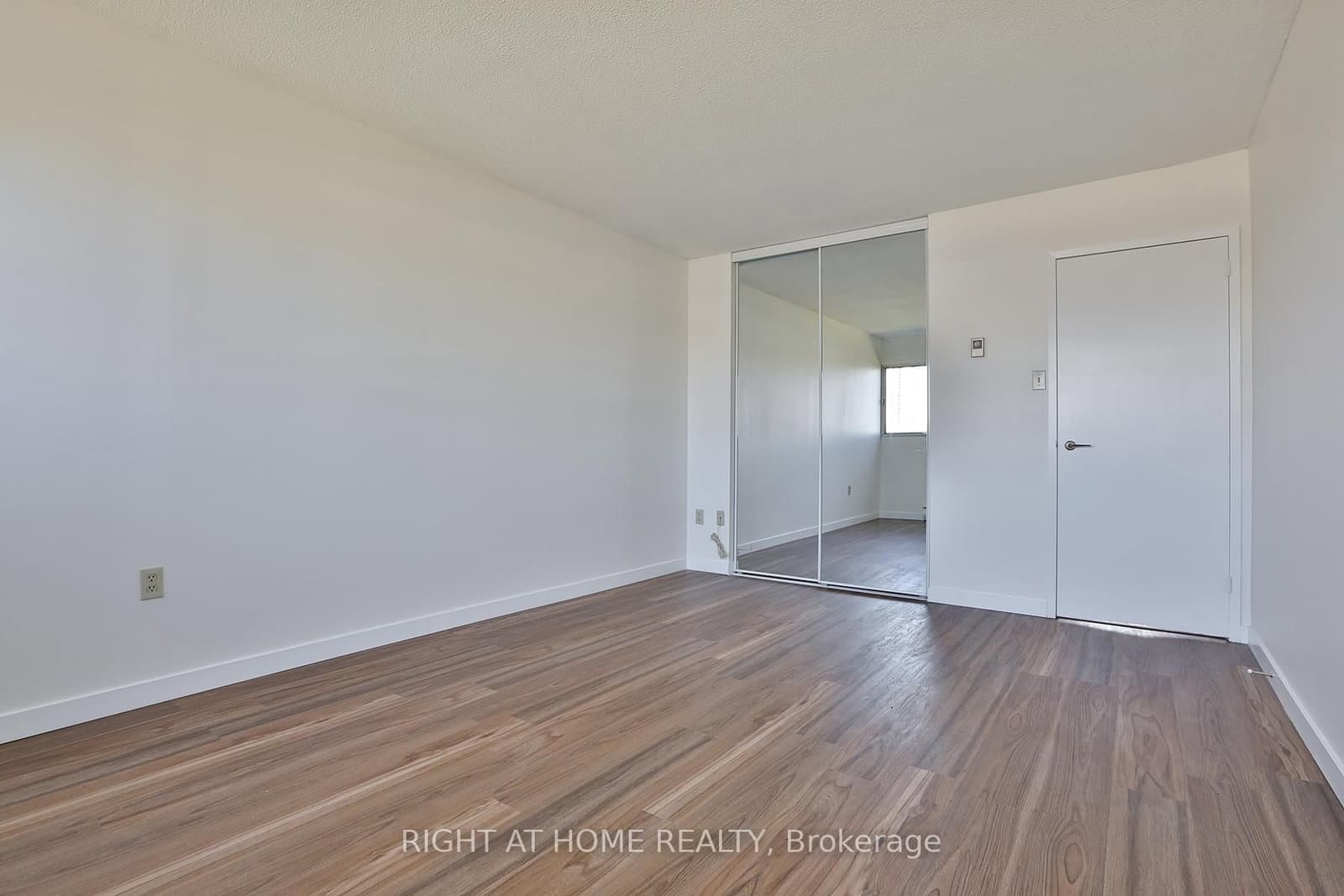 35 Sunny Glenway, Unit 302 thumbnail 17