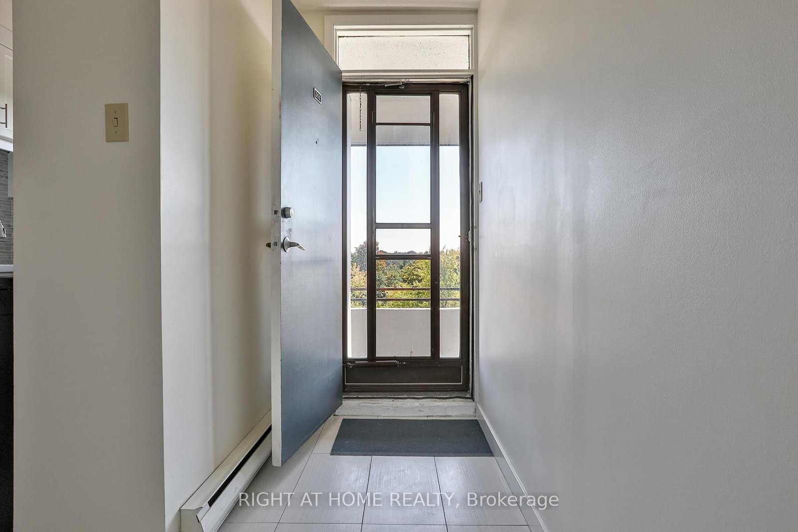 35 Sunny Glenway, Unit 302 thumbnail 2
