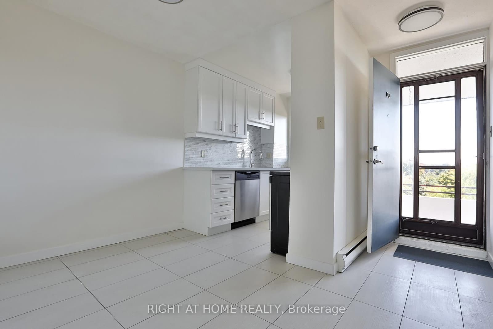 35 Sunny Glenway, Unit 302 thumbnail 4