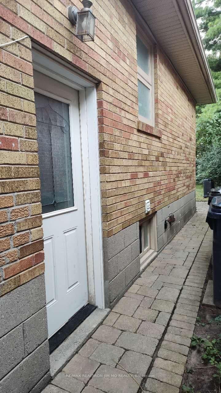 192 Maxome Avenue, Unit Basement thumbnail 10