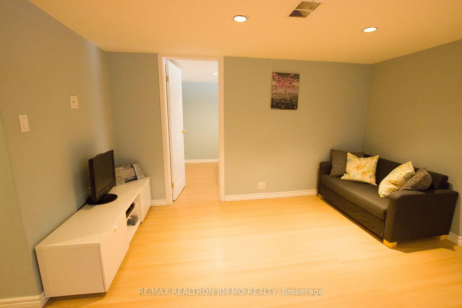 192 Maxome Avenue, Unit Basement thumbnail 6