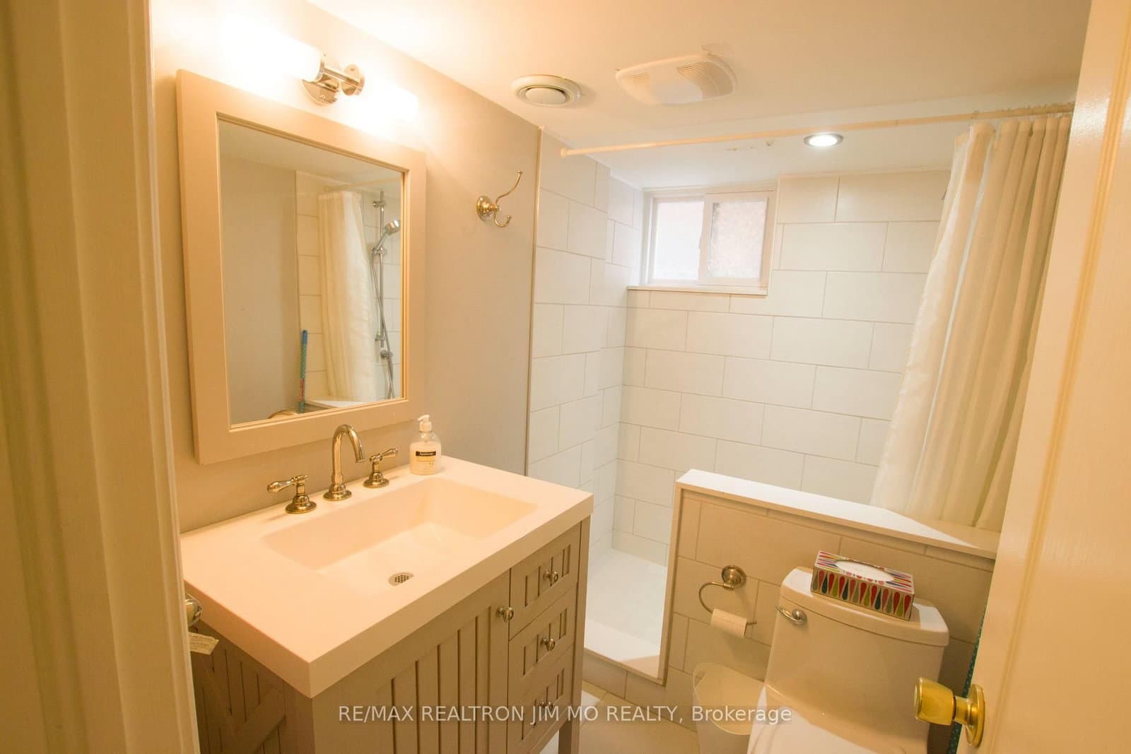 192 Maxome Avenue, Unit Basement thumbnail 9