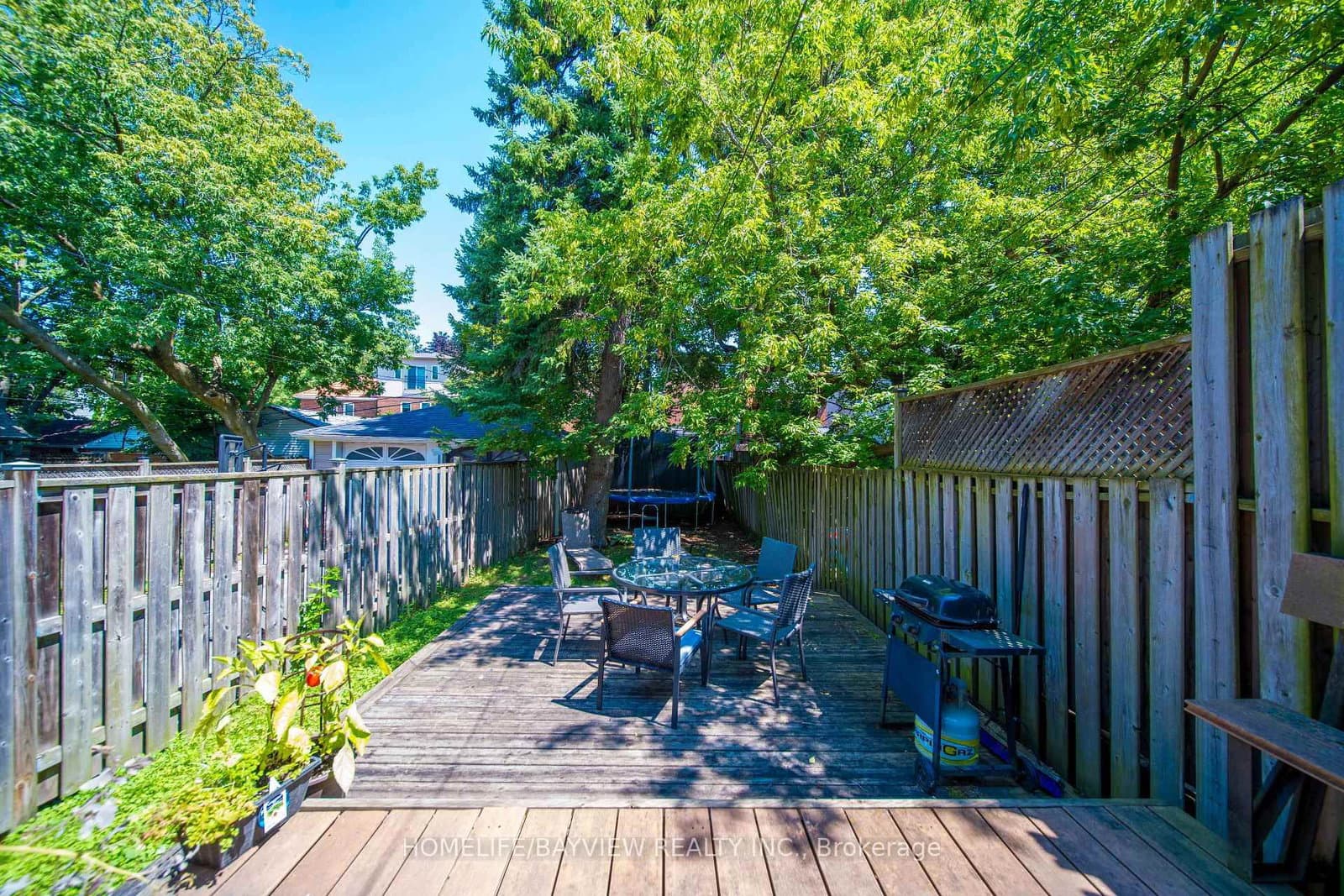 131 Heddington Avenue thumbnail 25