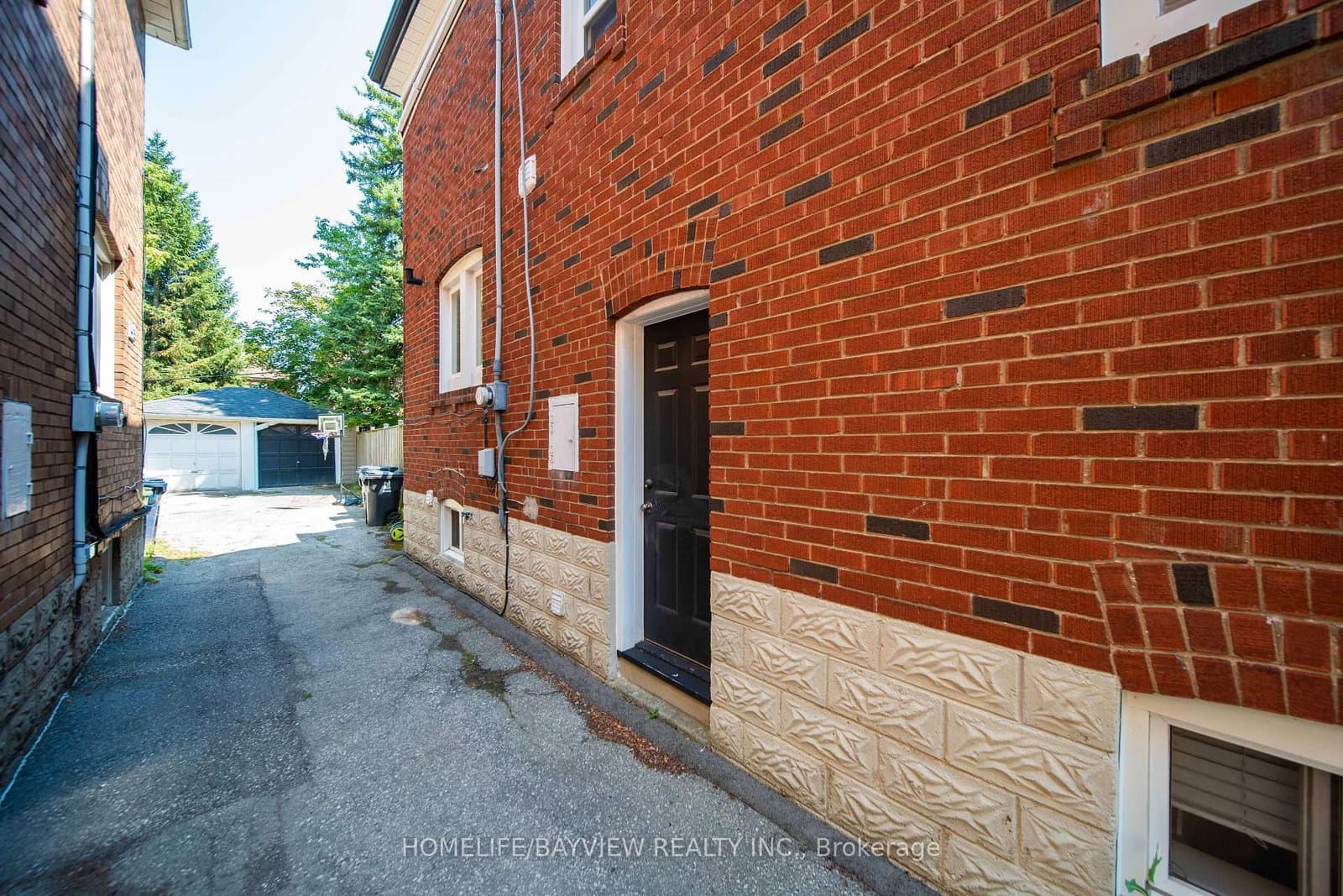 131 Heddington Avenue thumbnail 32