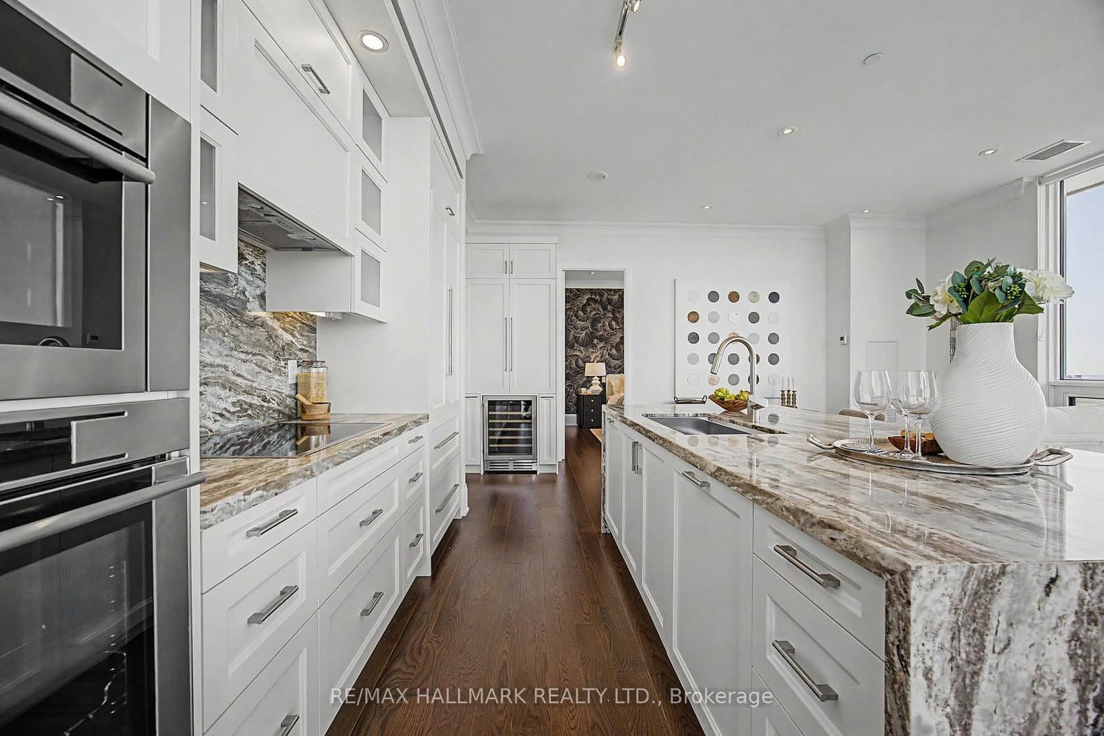 101 Erskine Avenue, Unit PH15 thumbnail 15