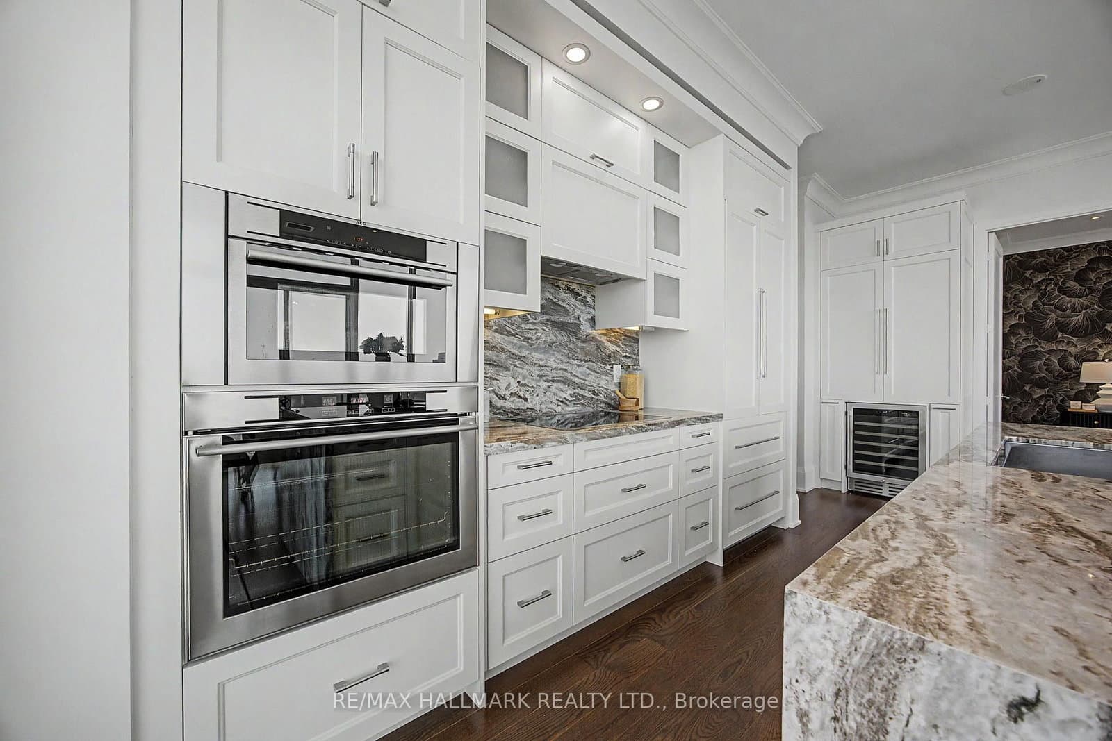 101 Erskine Avenue, Unit PH15 thumbnail 16