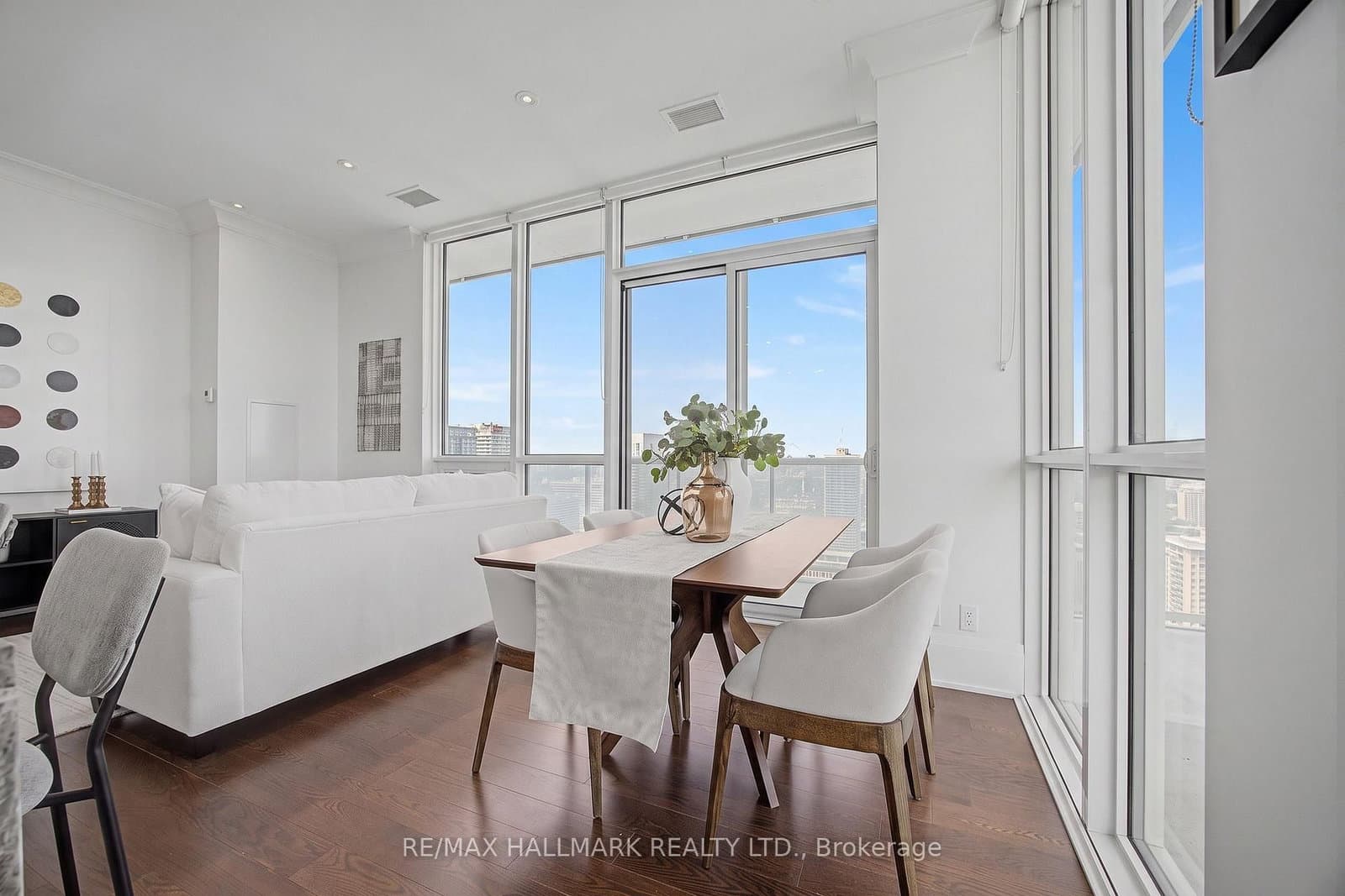 101 Erskine Avenue, Unit PH15 thumbnail 17