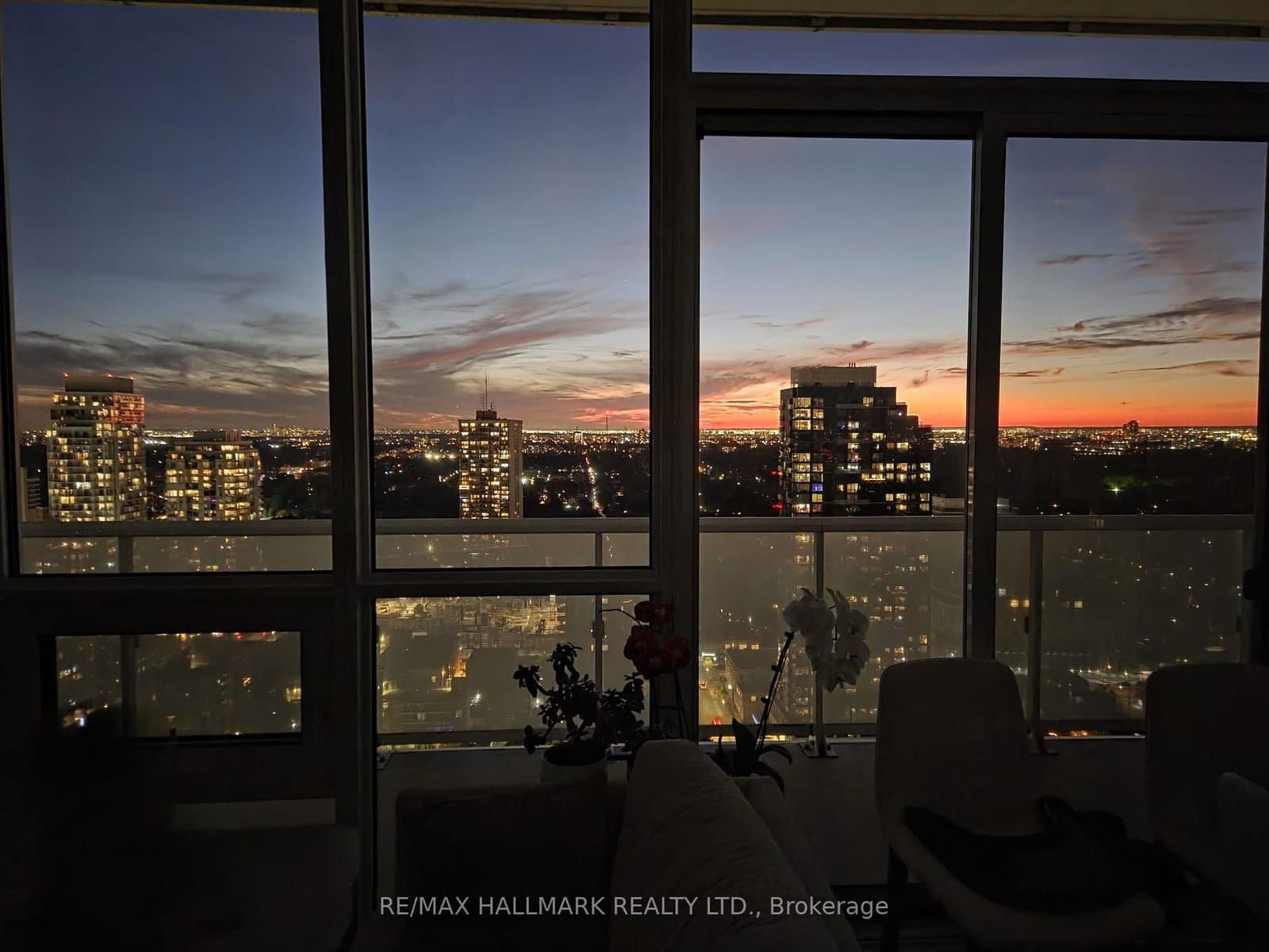 101 Erskine Avenue, Unit PH15 thumbnail 22