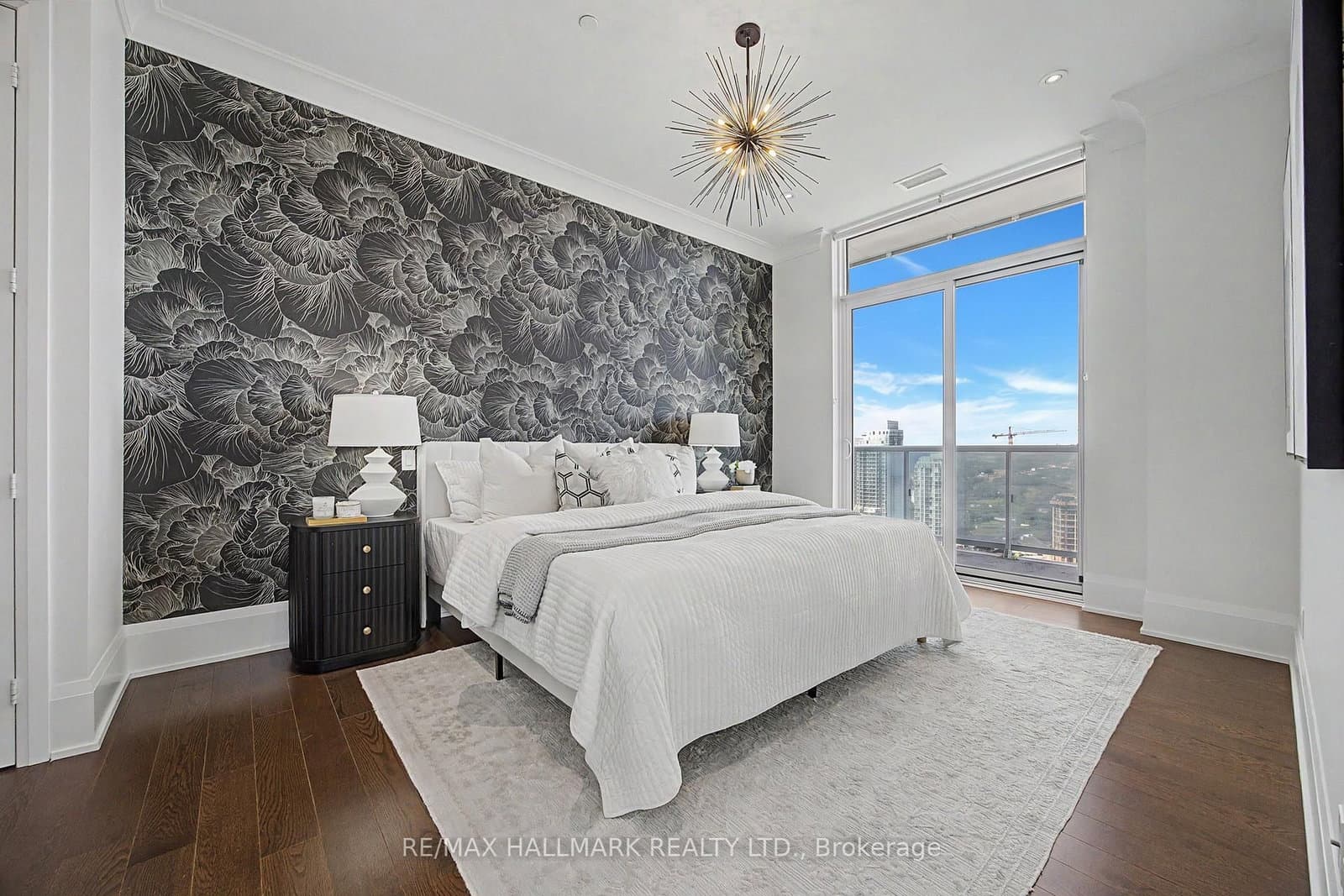 101 Erskine Avenue, Unit PH15 thumbnail 24