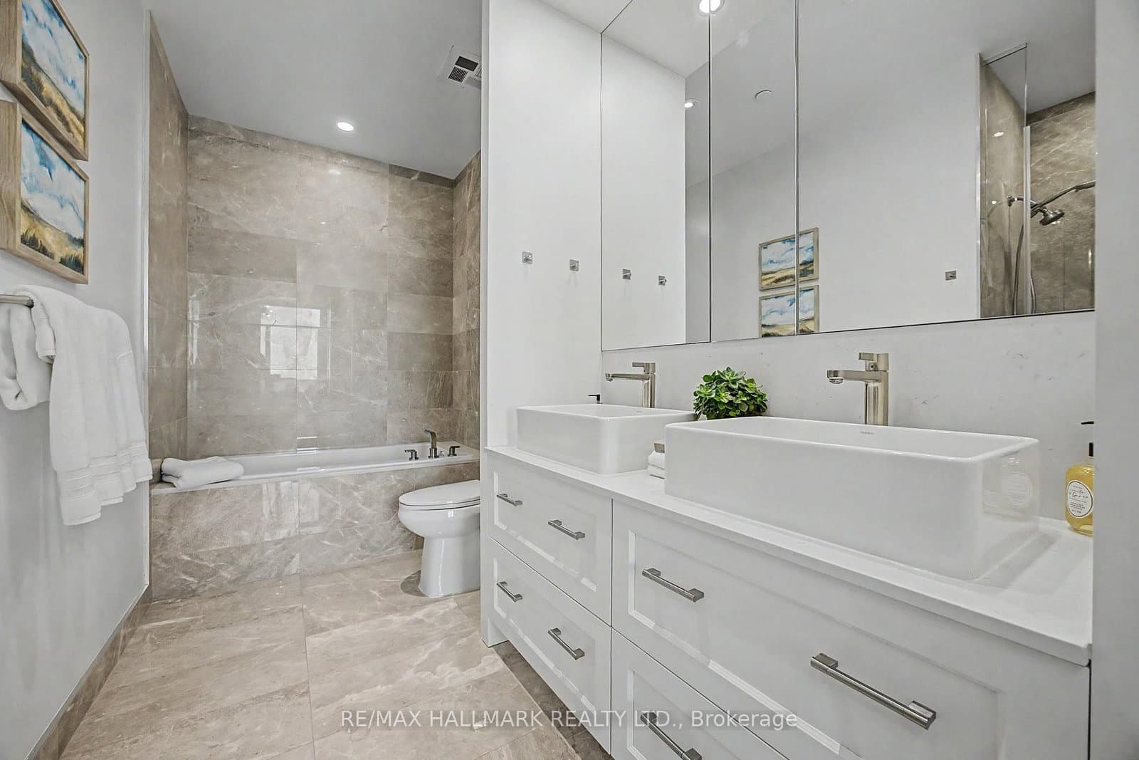 101 Erskine Avenue, Unit PH15 thumbnail 29