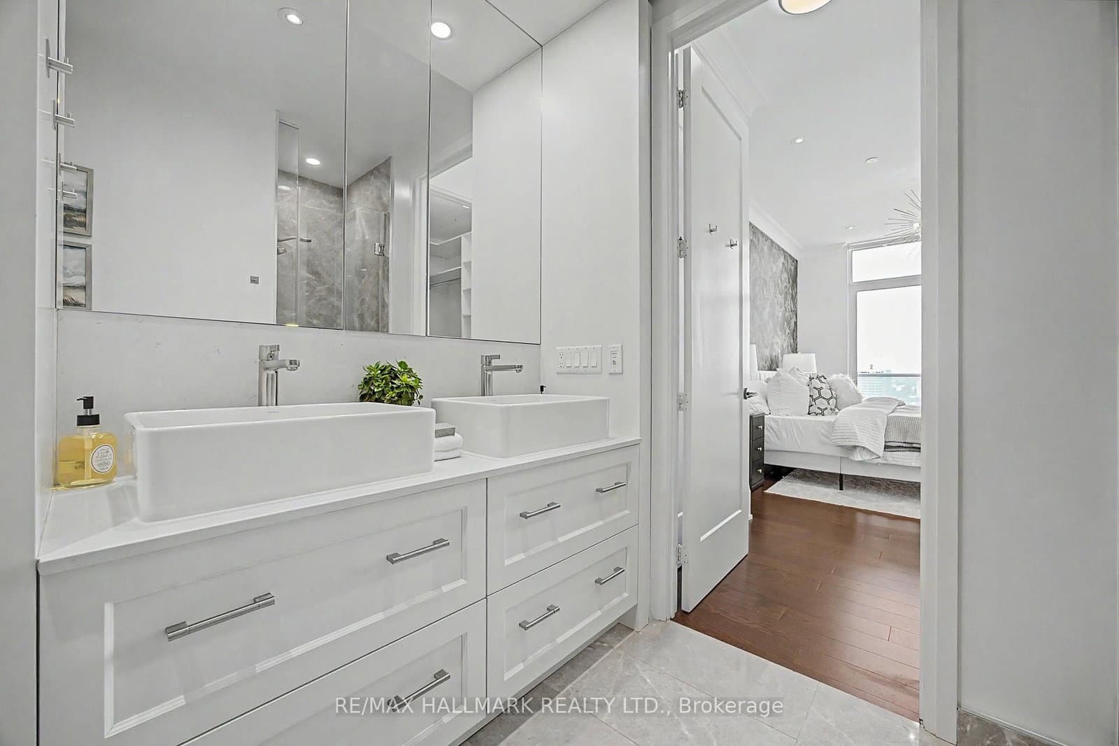101 Erskine Avenue, Unit PH15 thumbnail 30