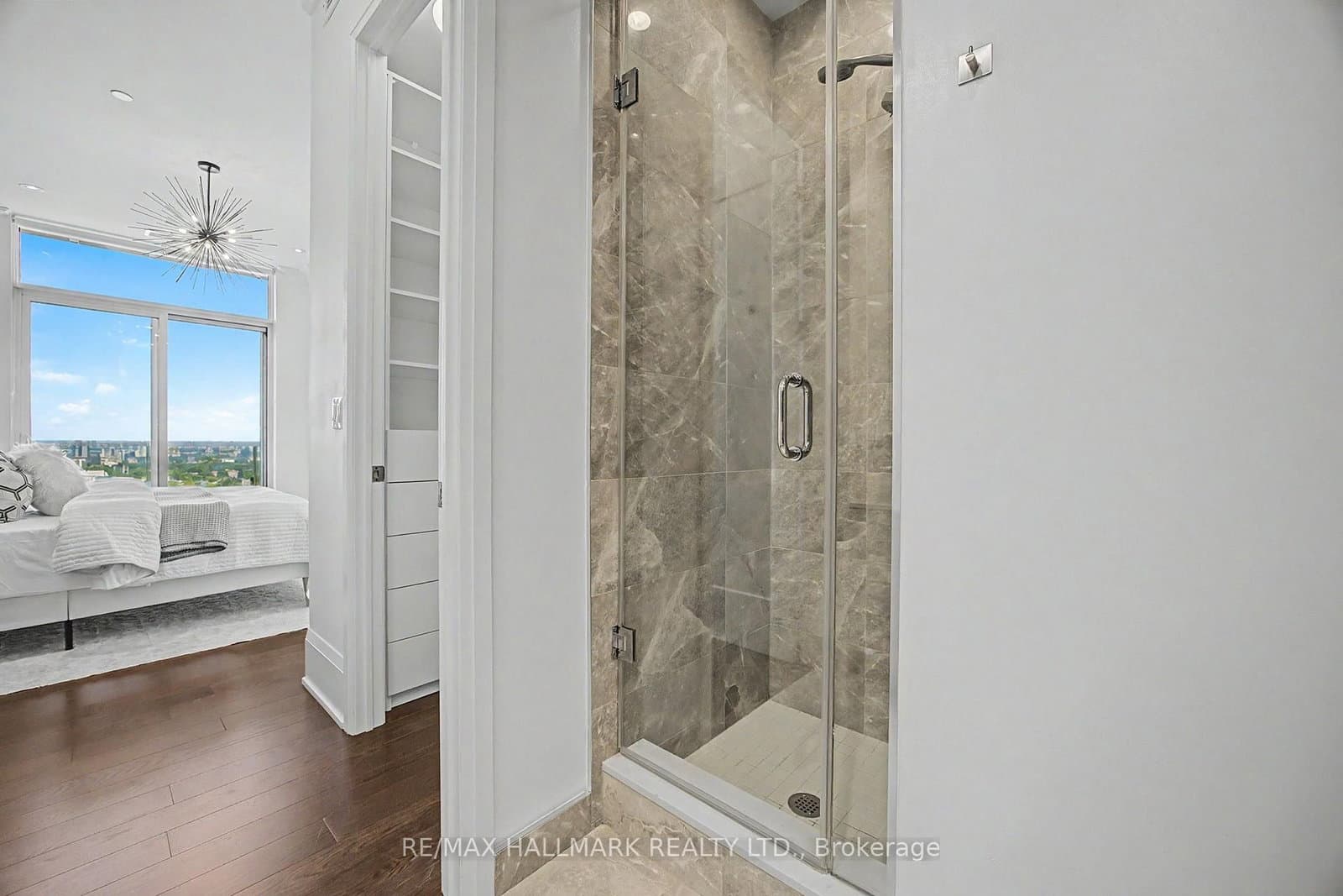 101 Erskine Avenue, Unit PH15 thumbnail 31