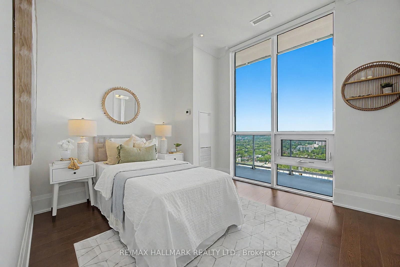 101 Erskine Avenue, Unit PH15 thumbnail 32