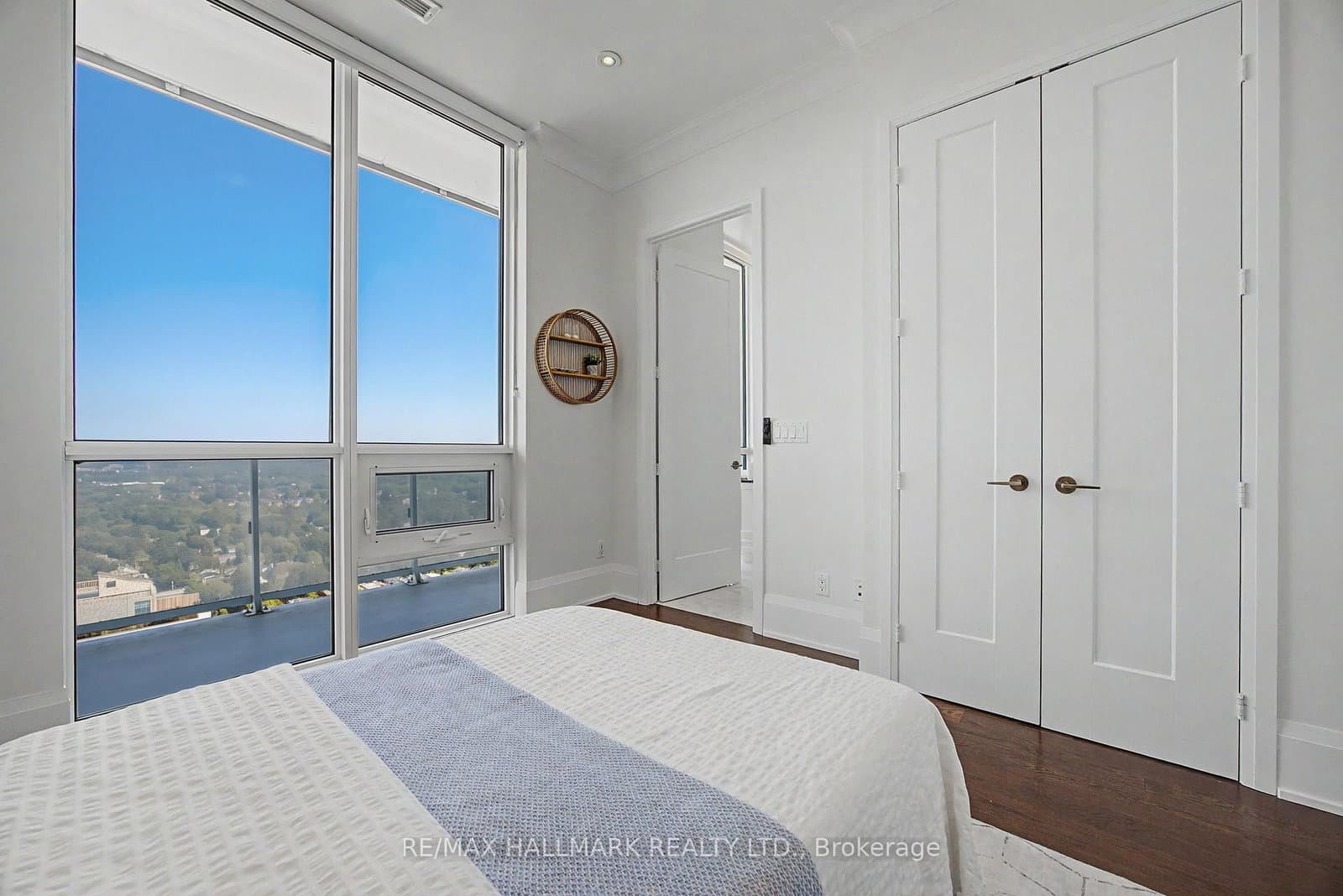 101 Erskine Avenue, Unit PH15 thumbnail 33