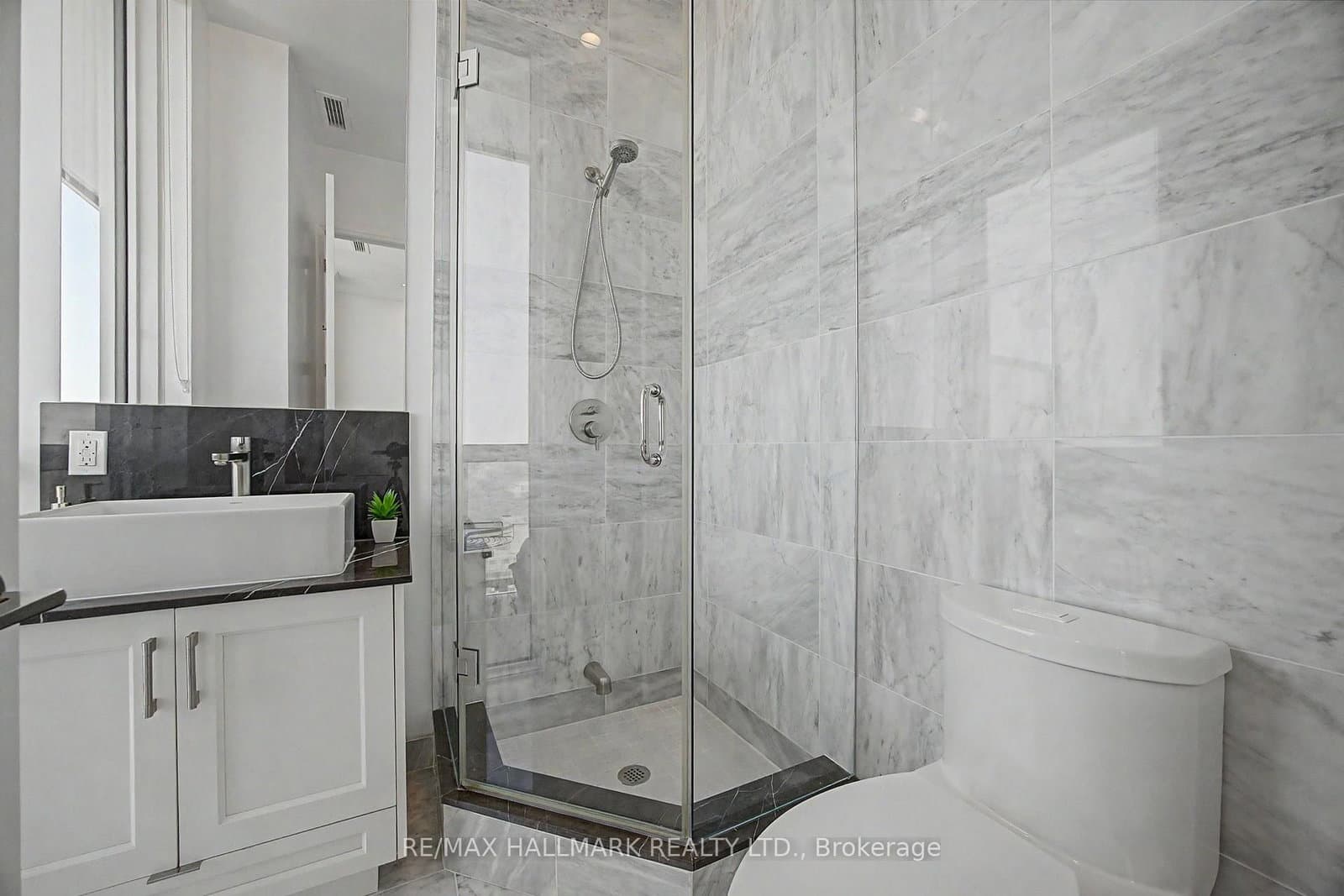 101 Erskine Avenue, Unit PH15 thumbnail 34