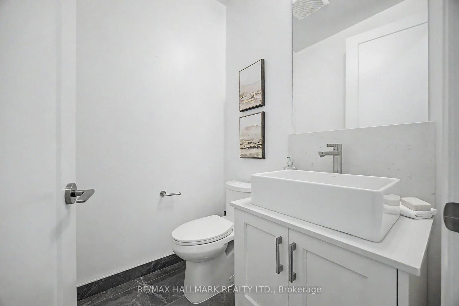 101 Erskine Avenue, Unit PH15 thumbnail 35