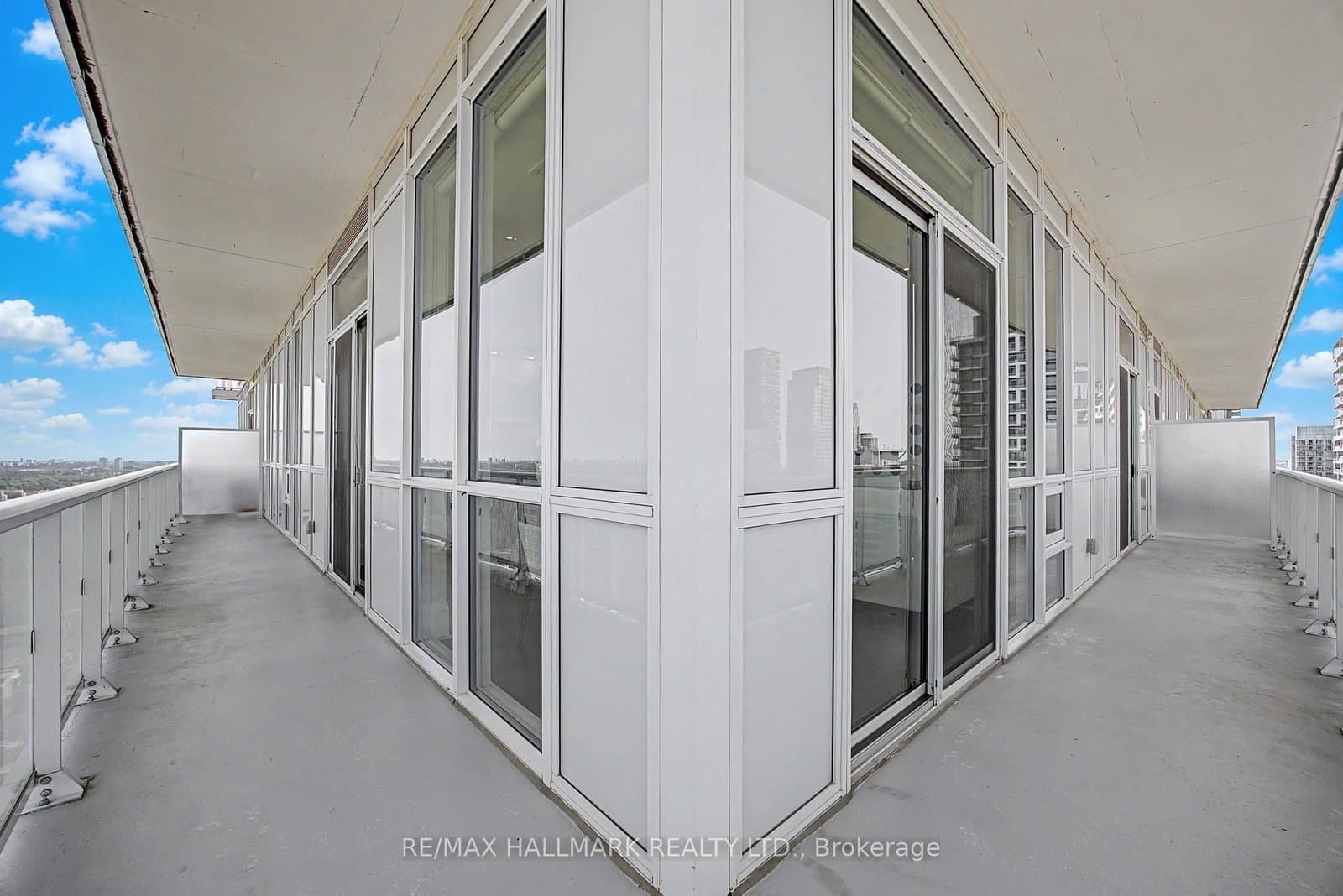 101 Erskine Avenue, Unit PH15 thumbnail 37