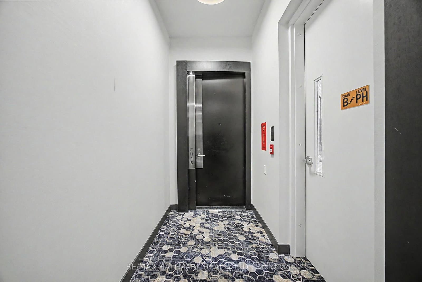 101 Erskine Avenue, Unit PH15 thumbnail 5
