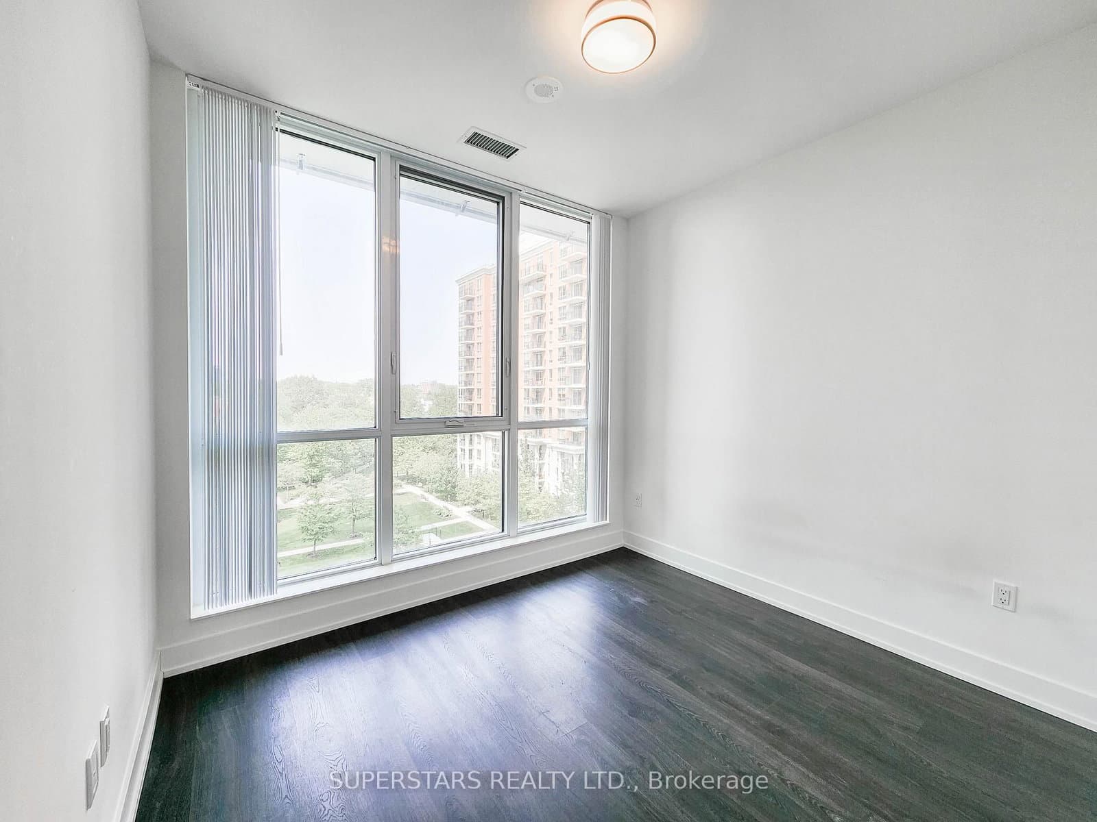 20 Inn On The Park Drive, Unit 645 thumbnail 11