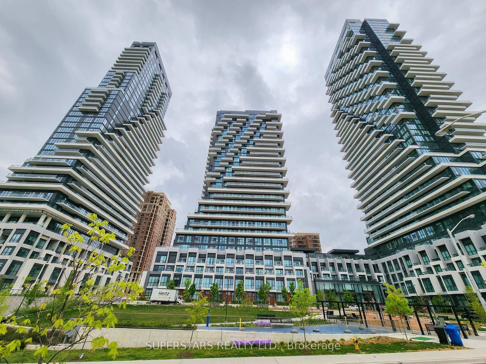 20 Inn On The Park Drive, Unit 645 thumbnail 23