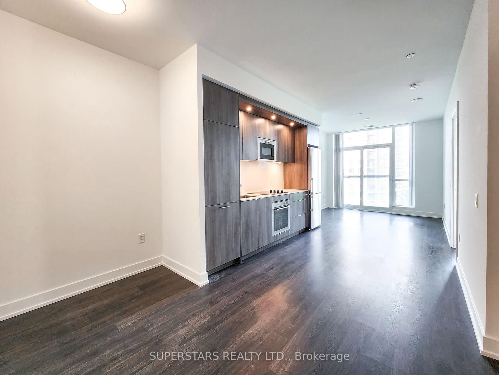 20 Inn On The Park Drive, Unit 645 thumbnail 4