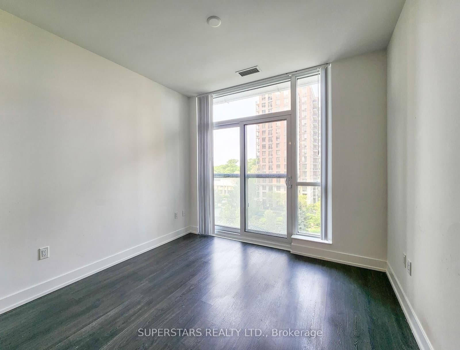 20 Inn On The Park Drive, Unit 645 thumbnail 7