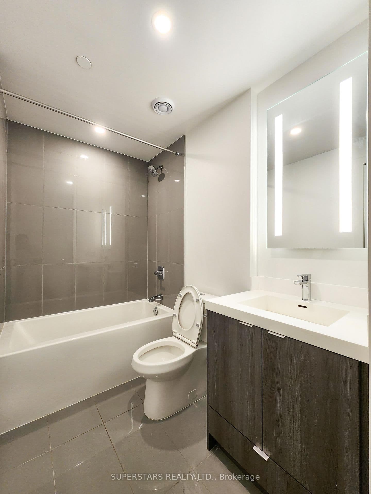 20 Inn On The Park Drive, Unit 645 thumbnail 8