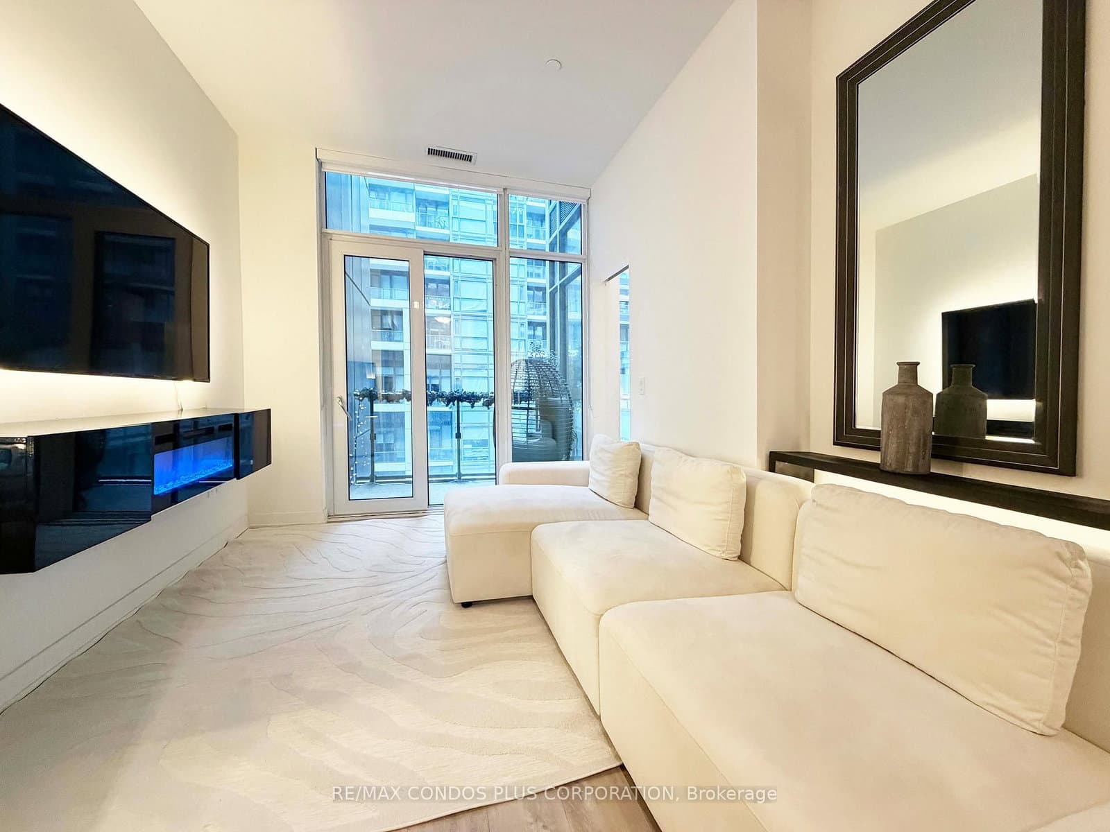60 Princess Street, Unit 1113 thumbnail 3