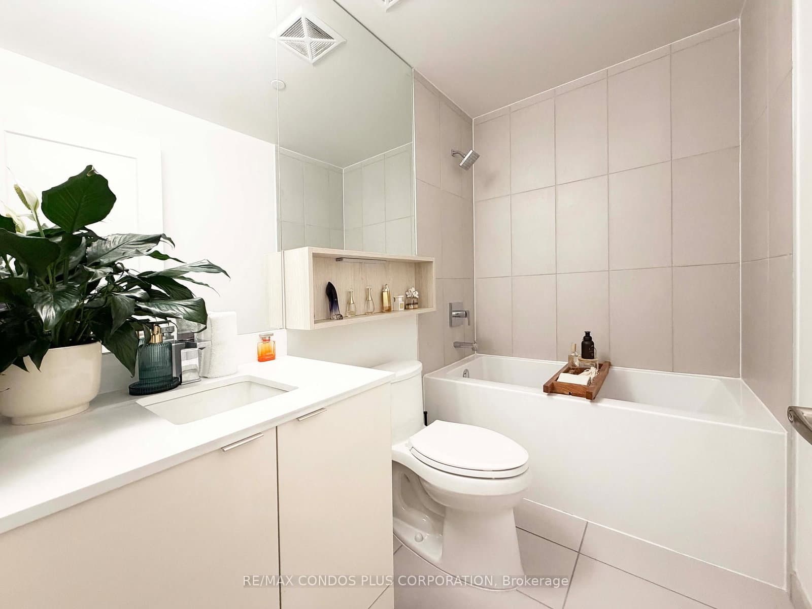 60 Princess Street, Unit 1113 thumbnail 9