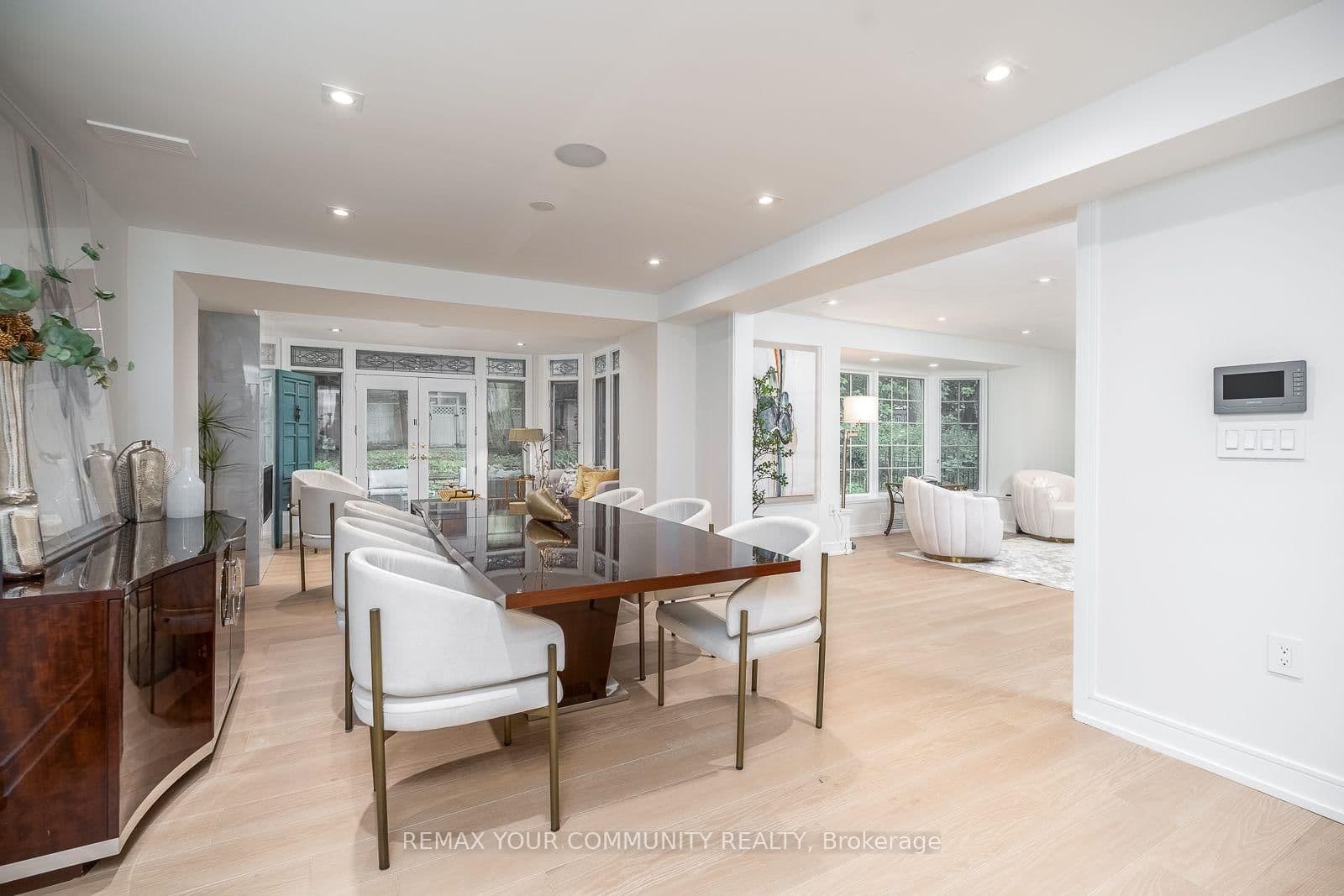 354 Bessborough Drive thumbnail 18