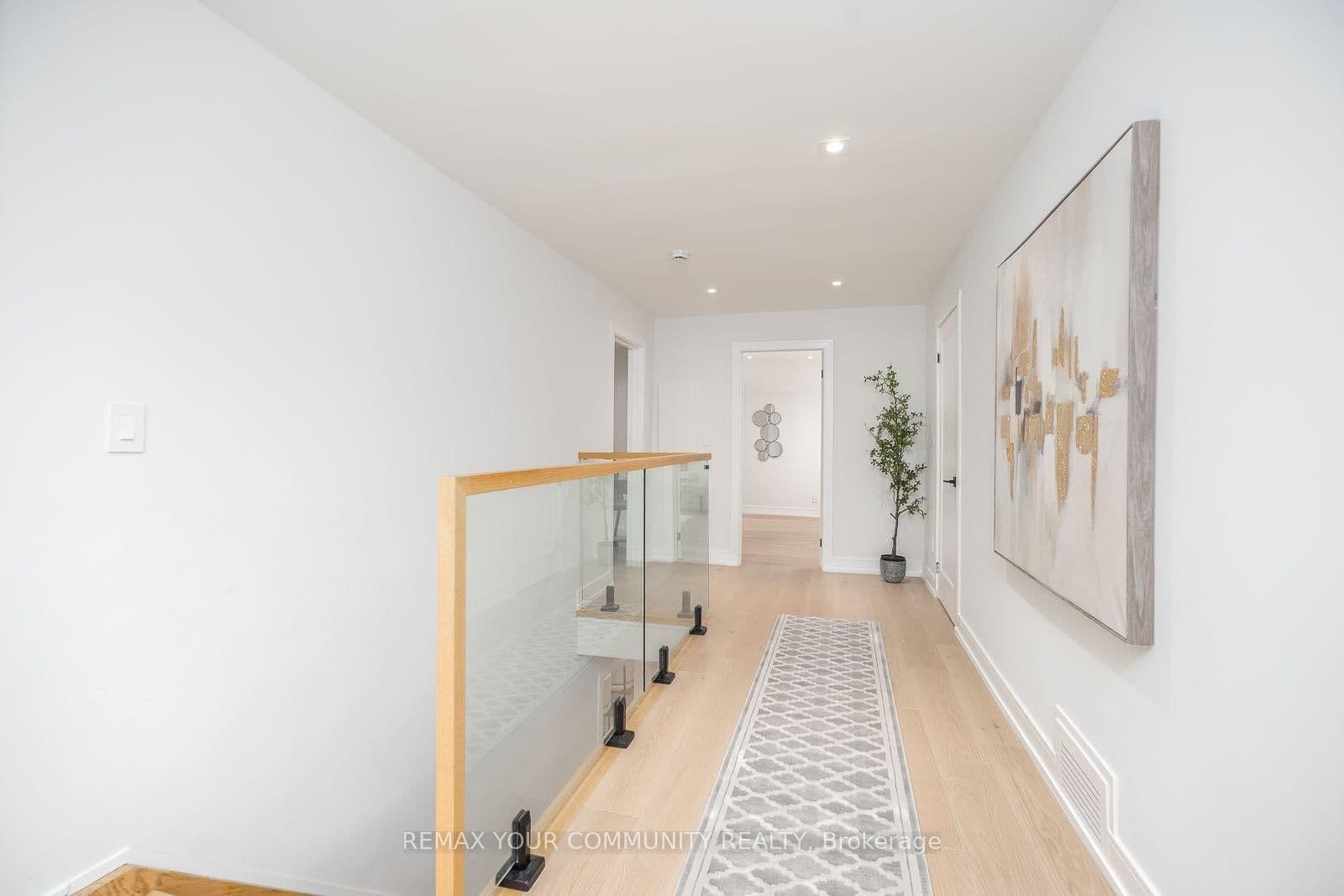 354 Bessborough Drive thumbnail 21