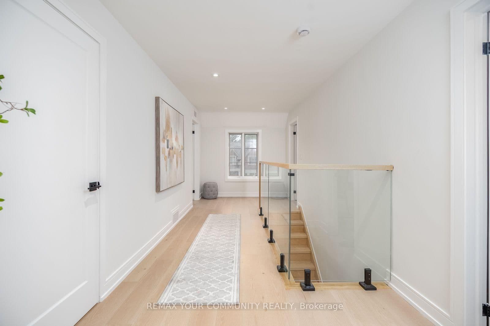 354 Bessborough Drive thumbnail 22