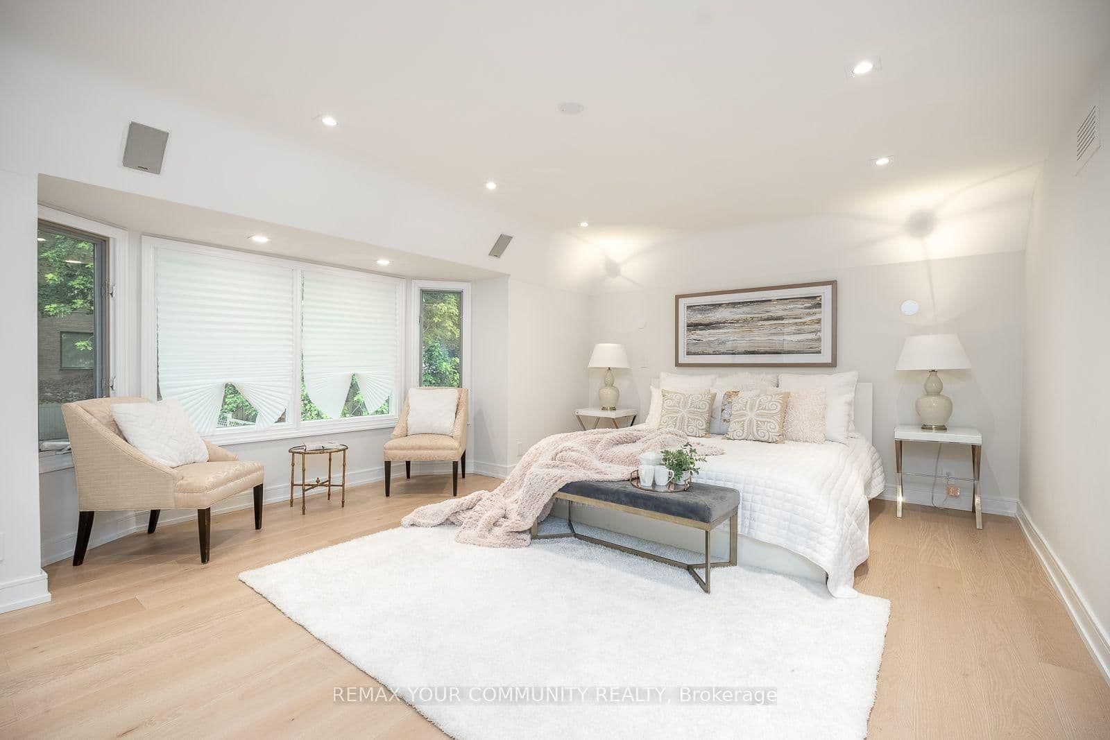 354 Bessborough Drive thumbnail 23