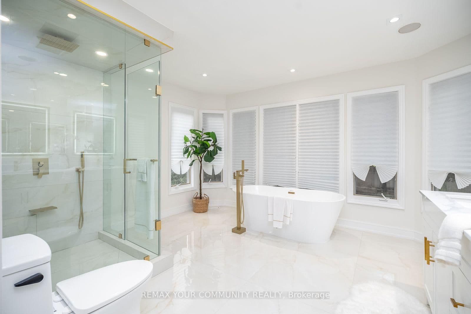 354 Bessborough Drive thumbnail 28