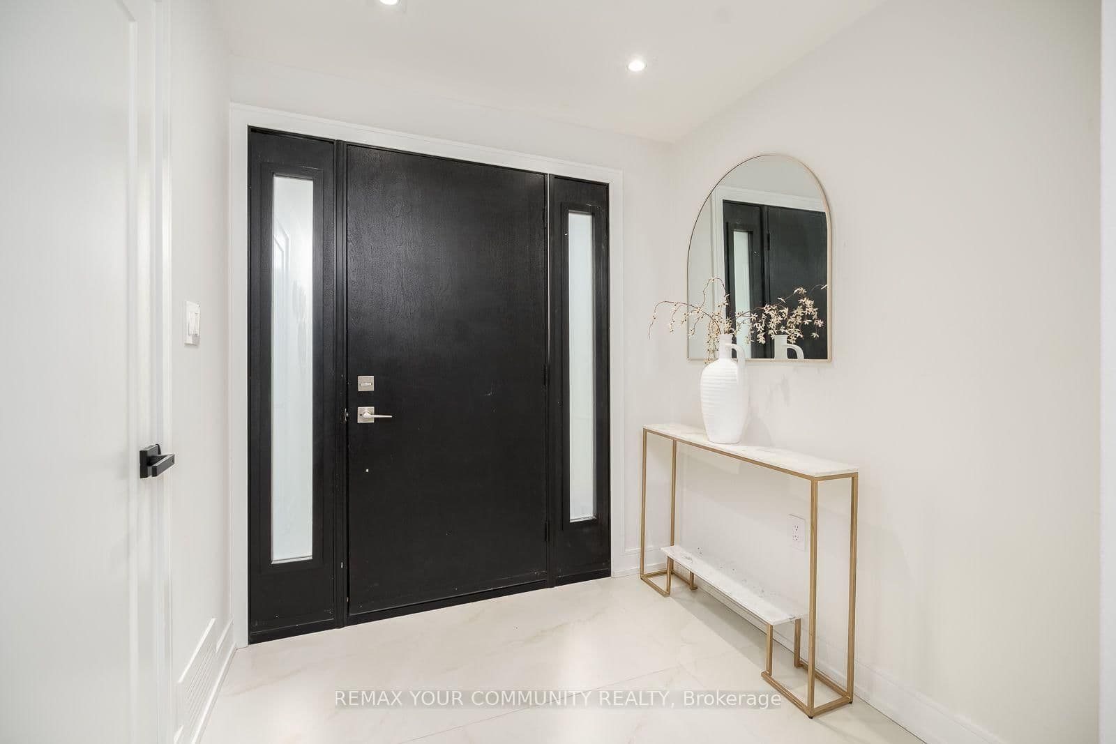 354 Bessborough Drive thumbnail 3