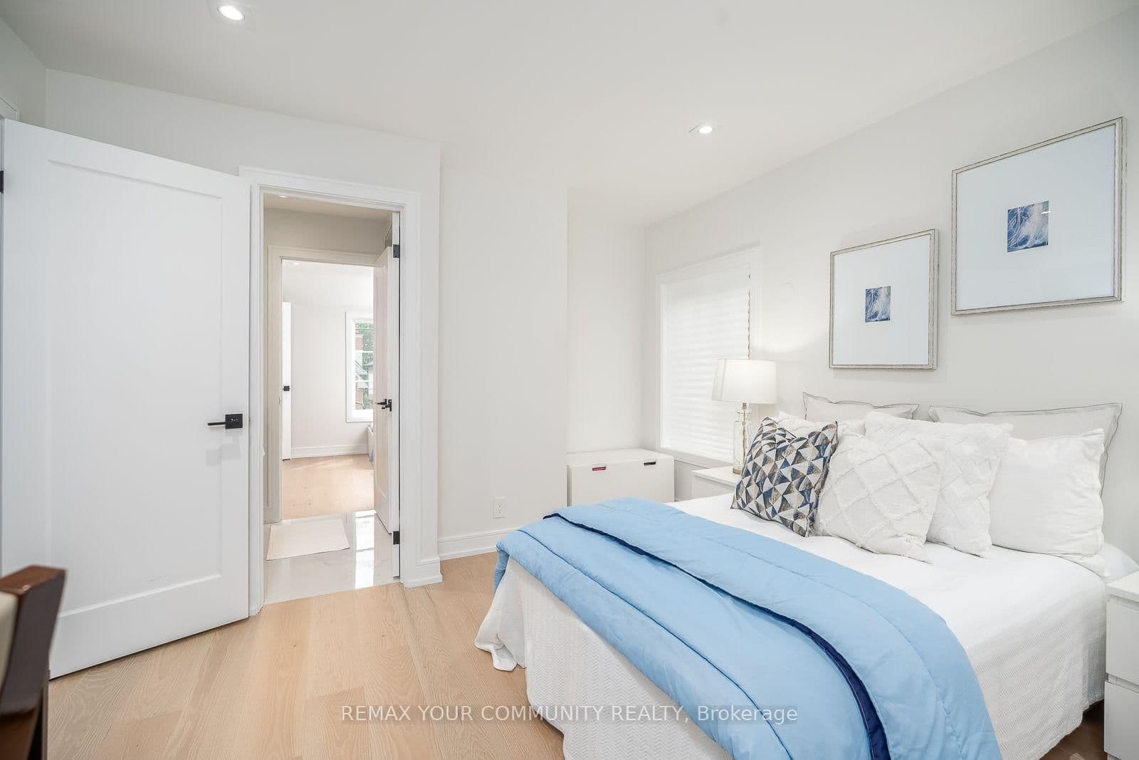 354 Bessborough Drive thumbnail 33